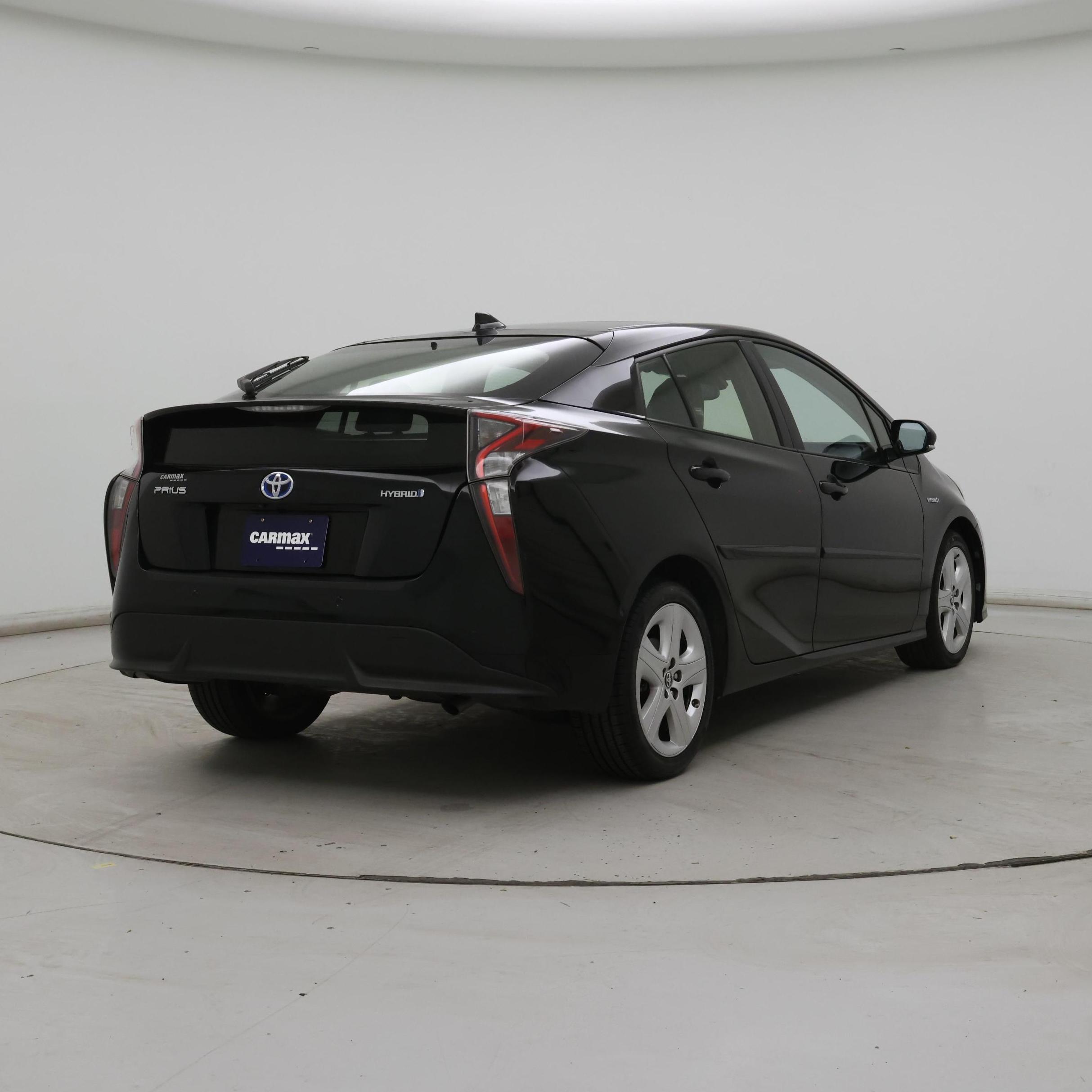 Thumbnail: 2017 Toyota Prius - 8