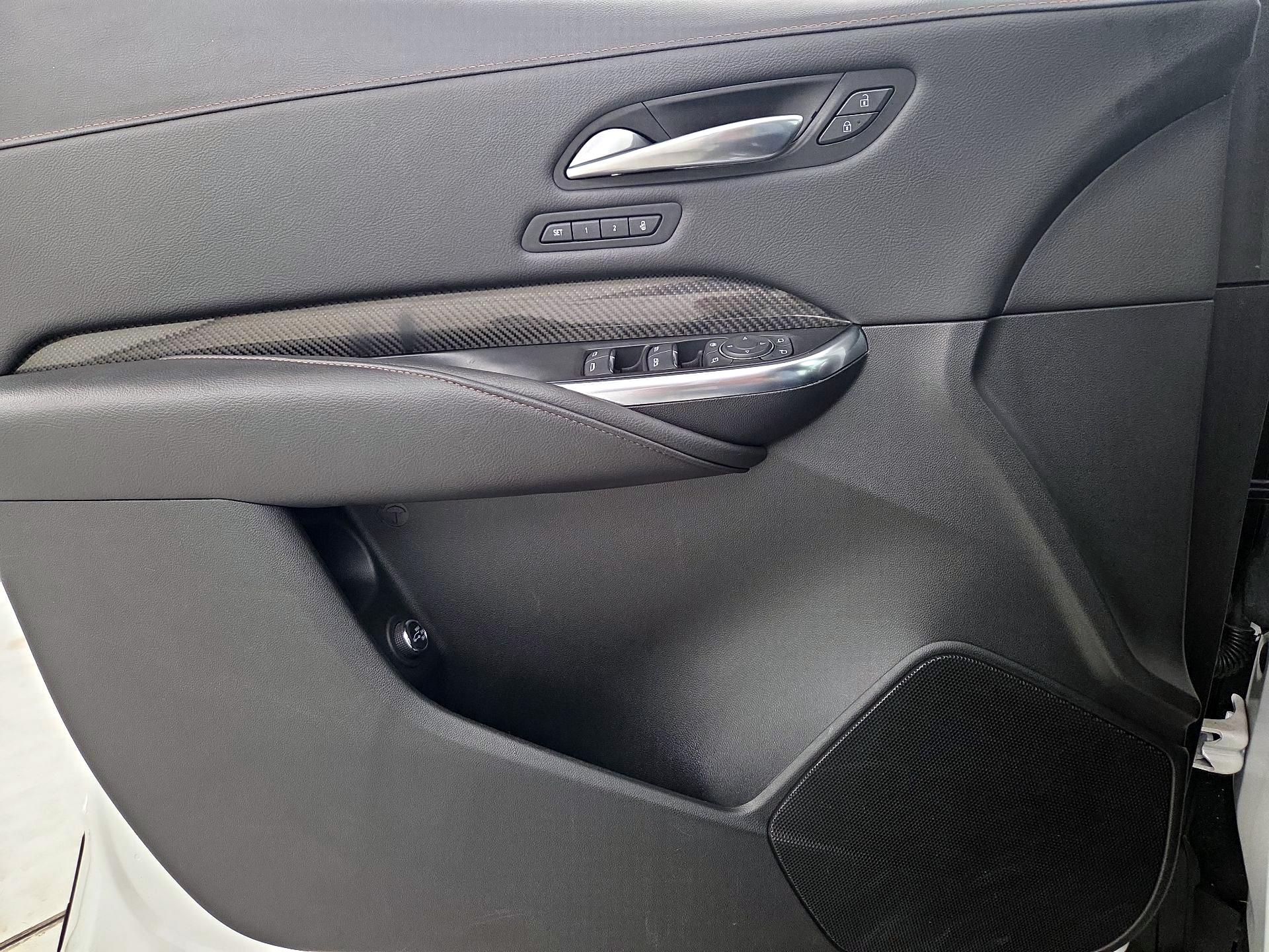 Thumbnail: 2023 Cadillac XT4 - 12