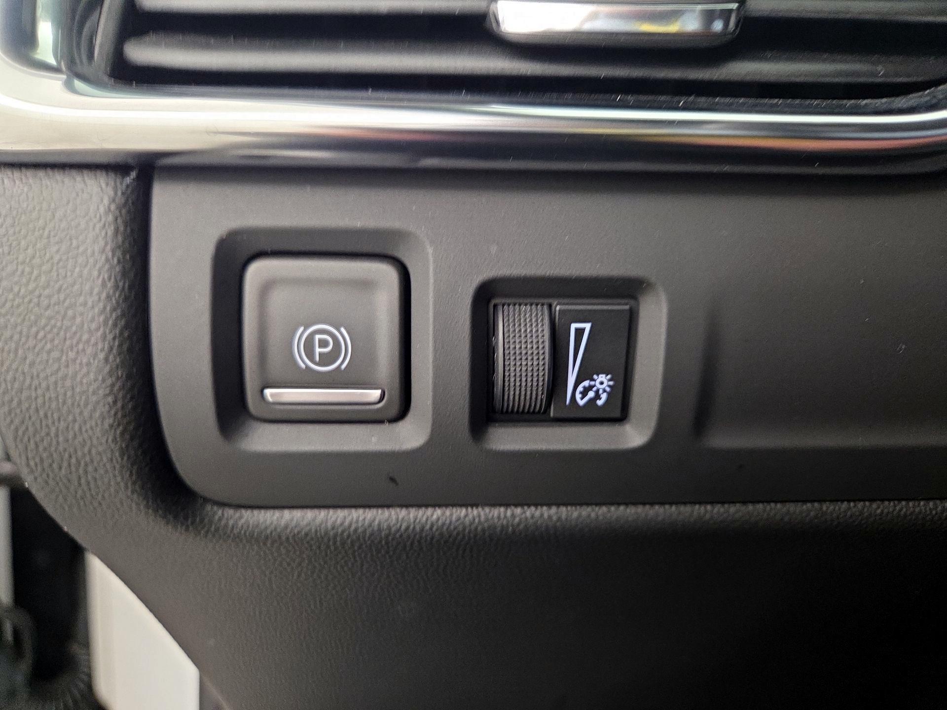 Thumbnail: 2023 Cadillac XT4 - 13