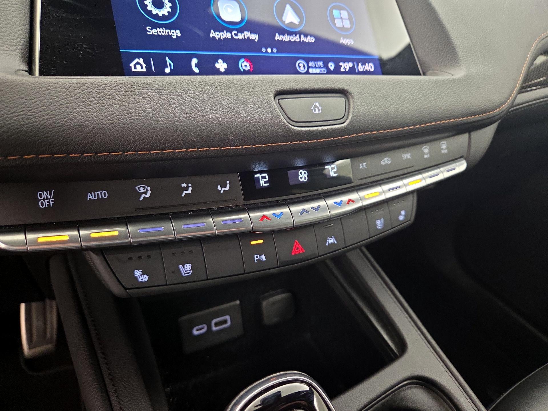 Thumbnail: 2023 Cadillac XT4 - 16