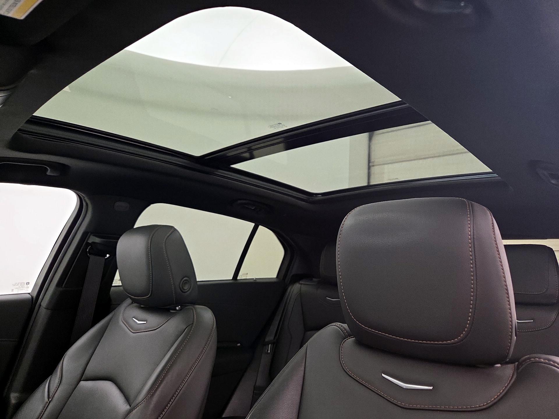 Thumbnail: 2023 Cadillac XT4 - 19