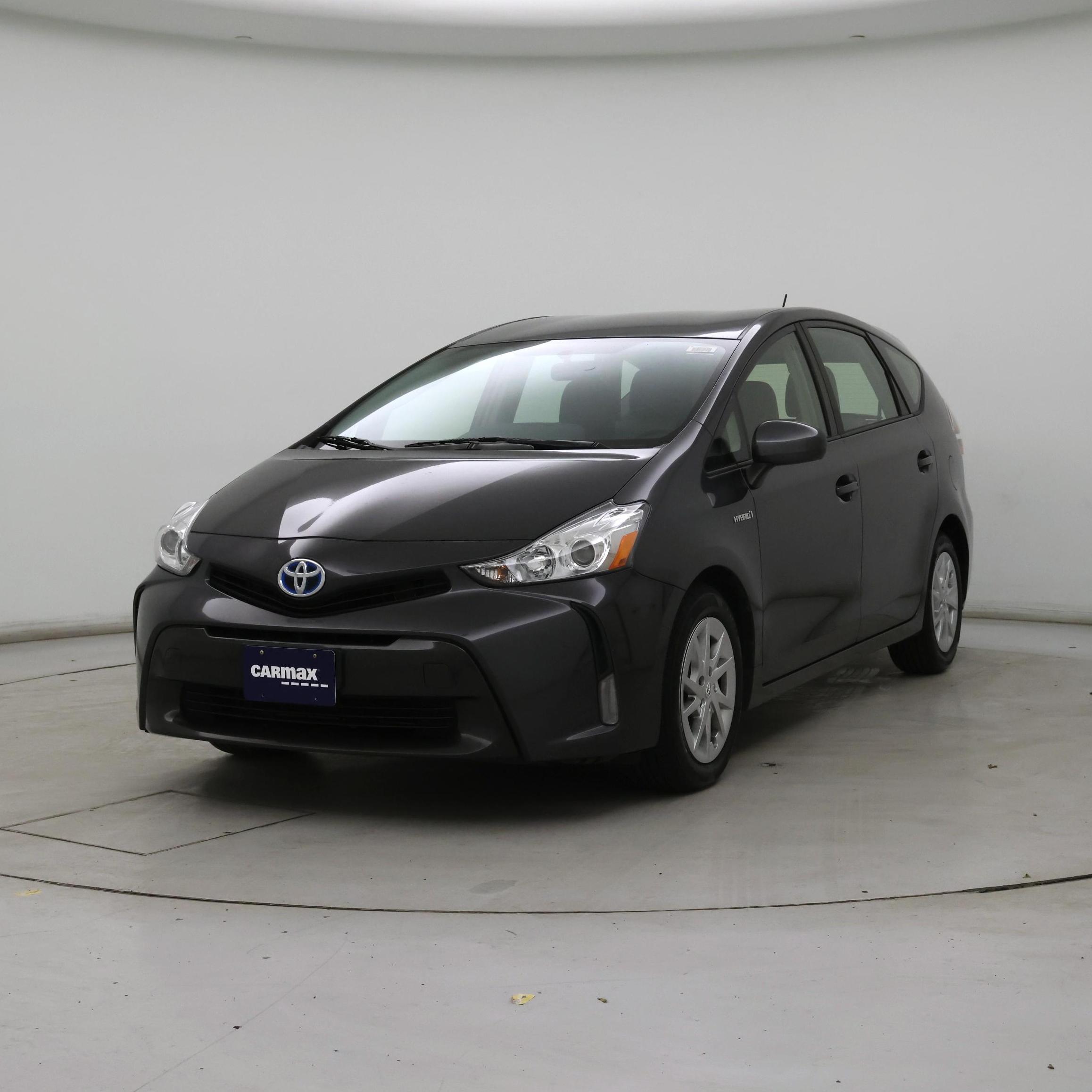 Thumbnail: 2016 Toyota Prius v - 4