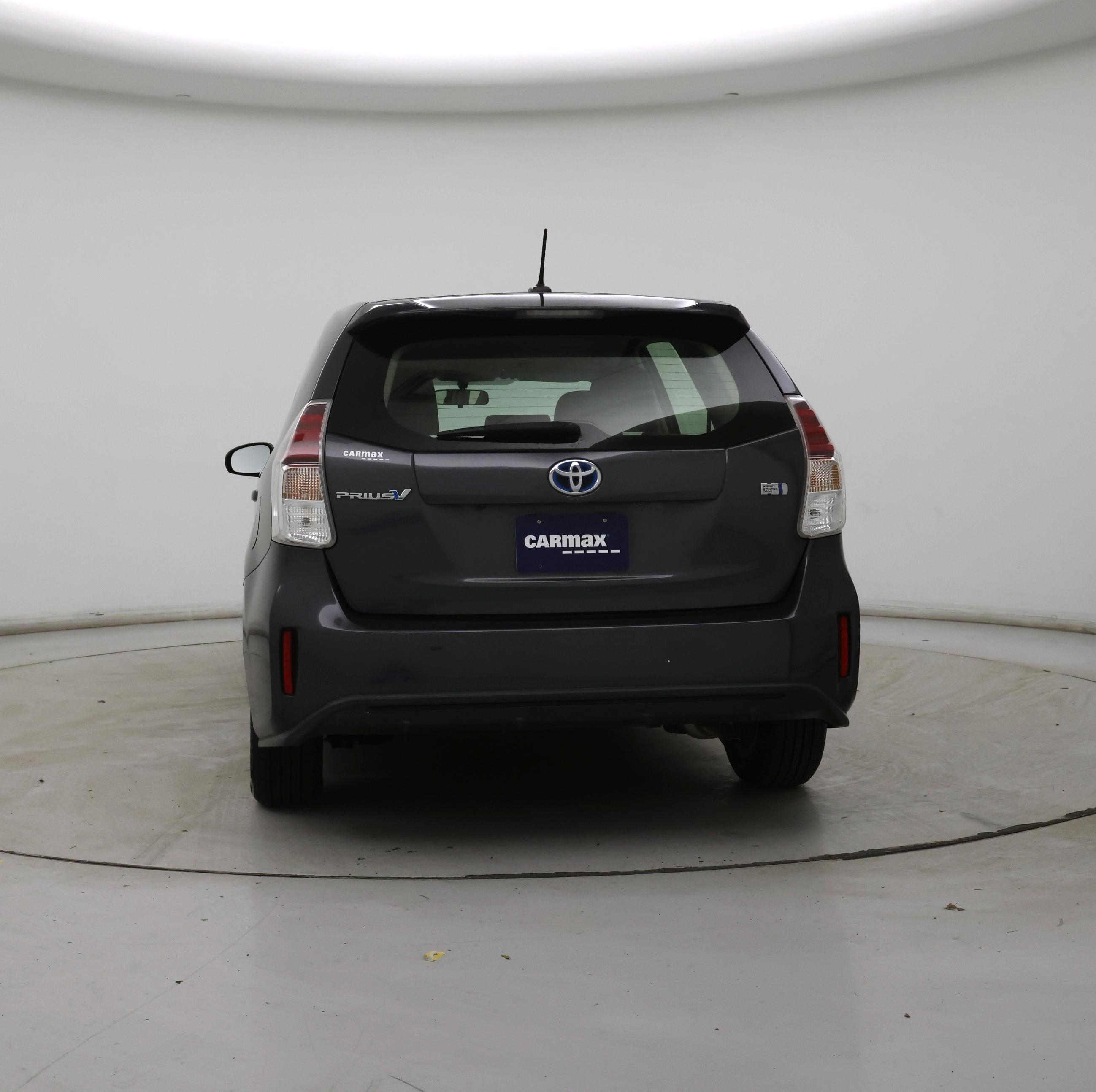 Thumbnail: 2016 Toyota Prius v - 6