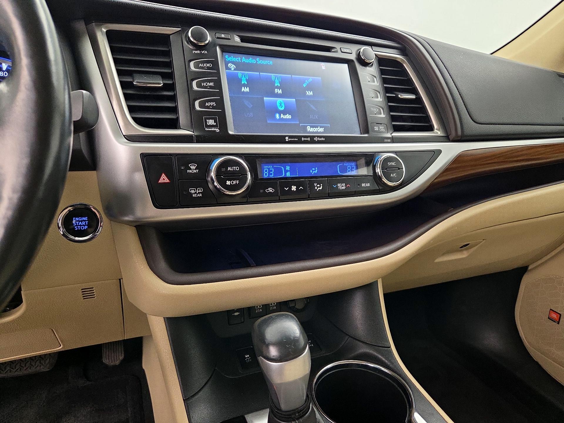 Thumbnail: 2017 Toyota Highlander - 17