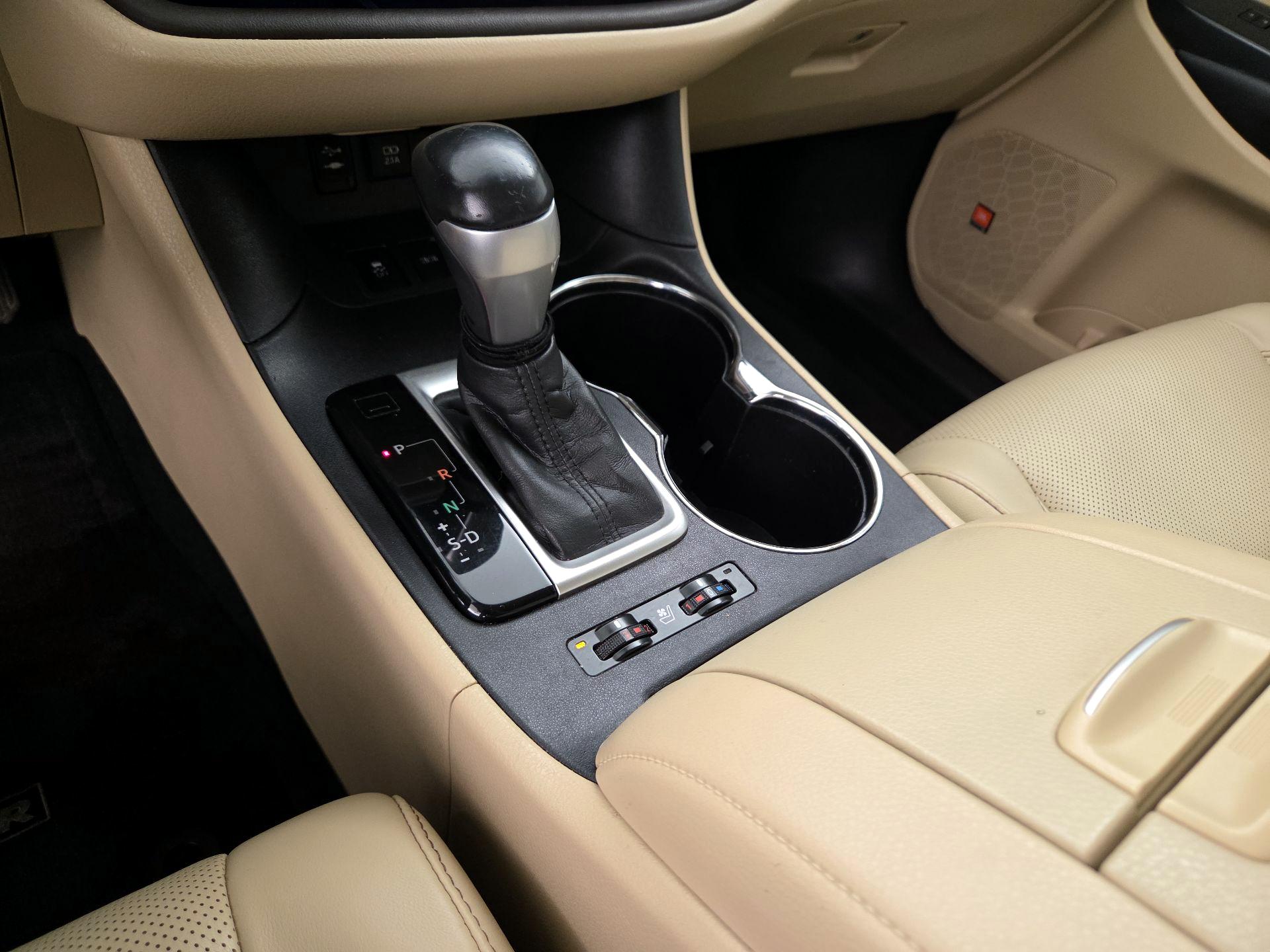 Thumbnail: 2017 Toyota Highlander - 18