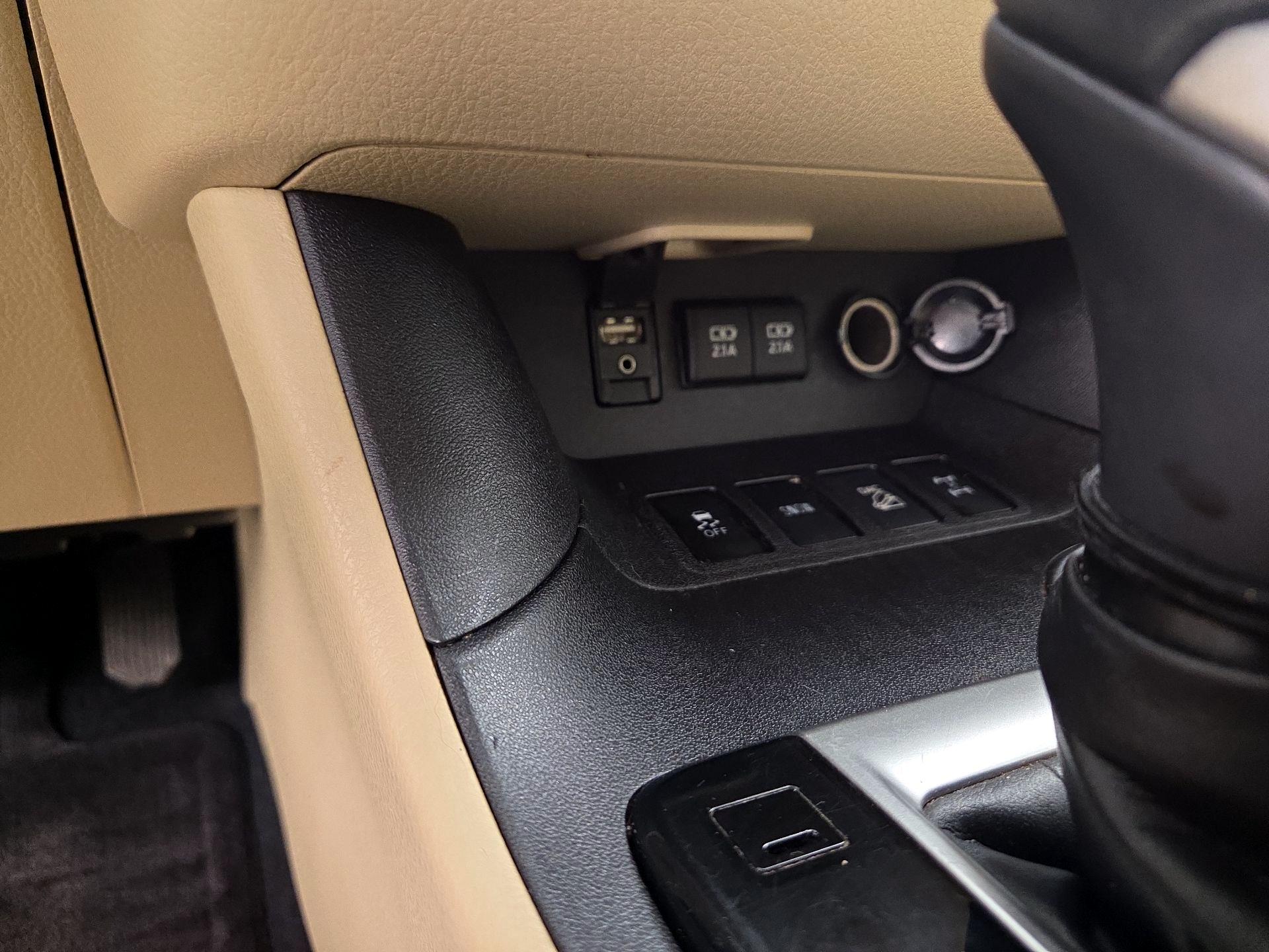 Thumbnail: 2017 Toyota Highlander - 19