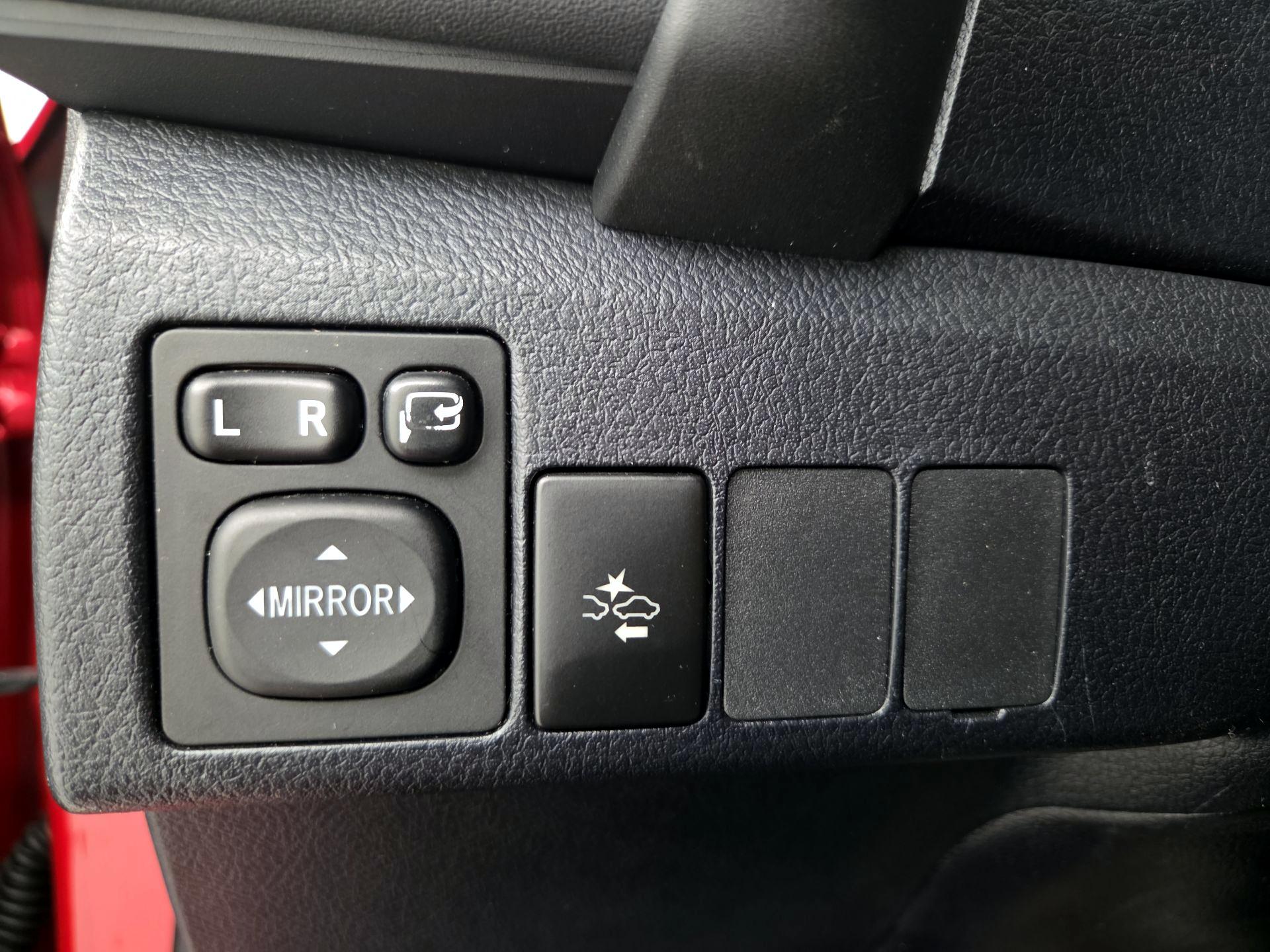 Thumbnail: 2018 Toyota Corolla iM - 13