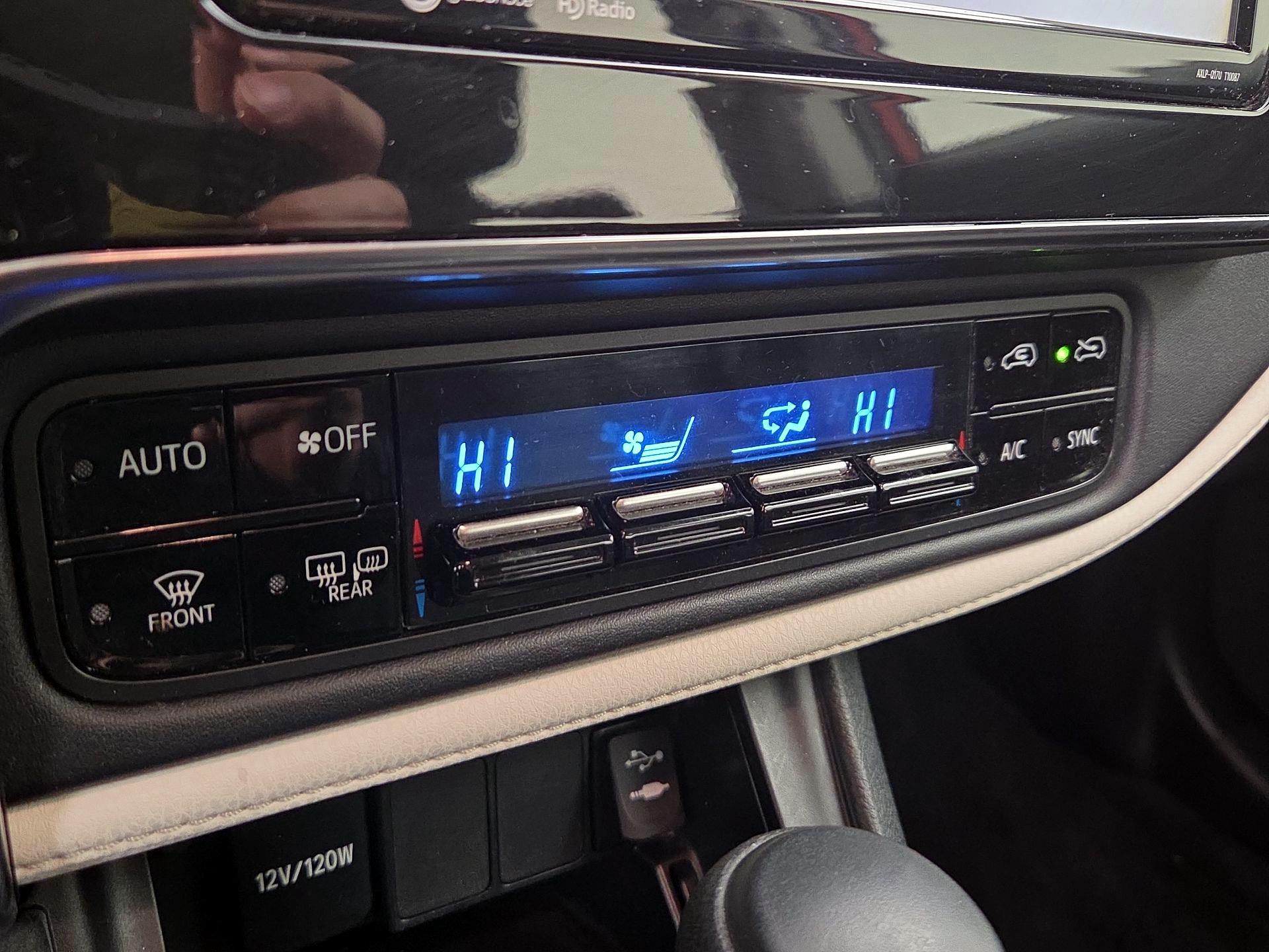 Thumbnail: 2018 Toyota Corolla iM - 16