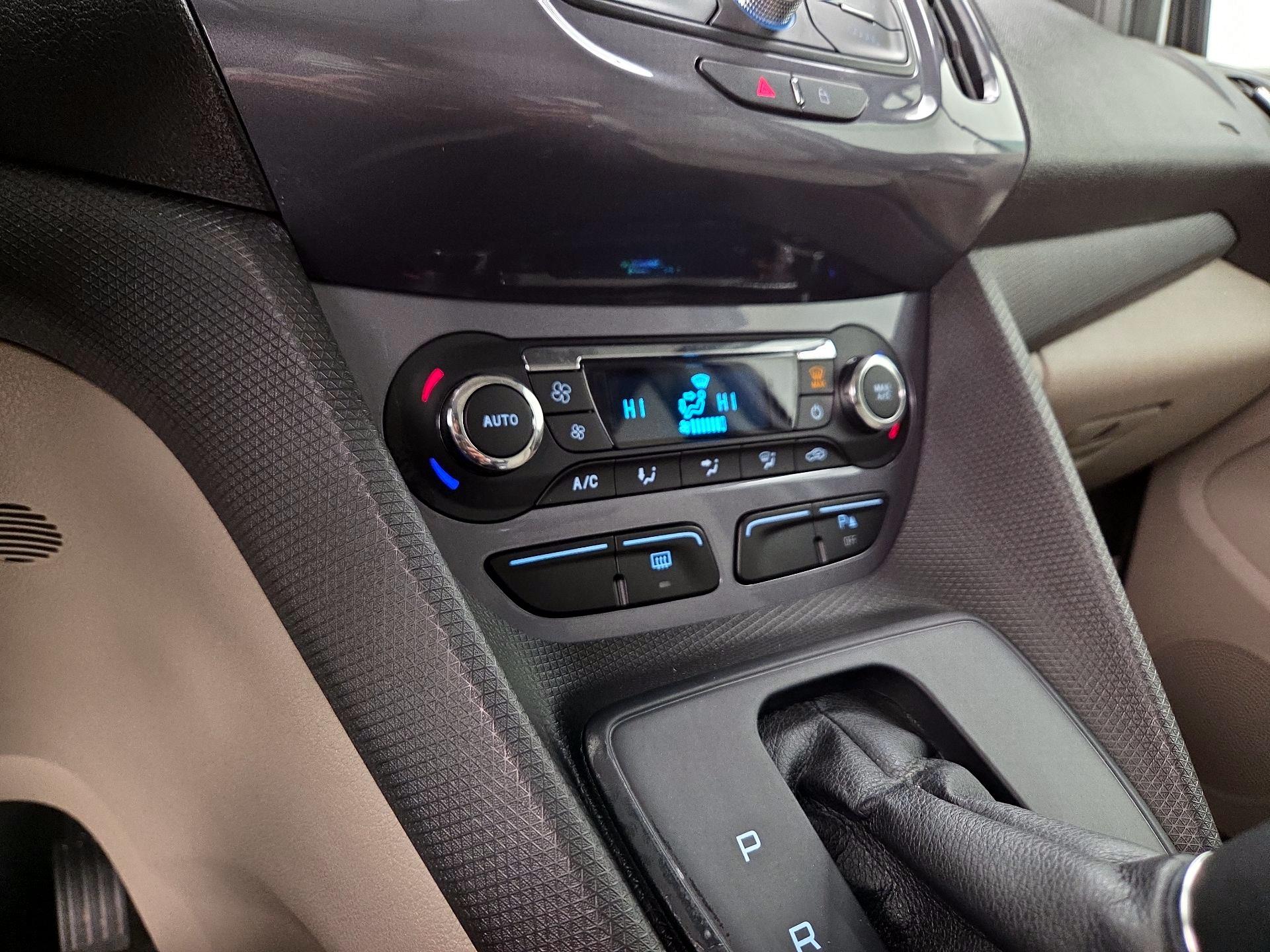 Thumbnail: 2018 Ford Transit Series - 17