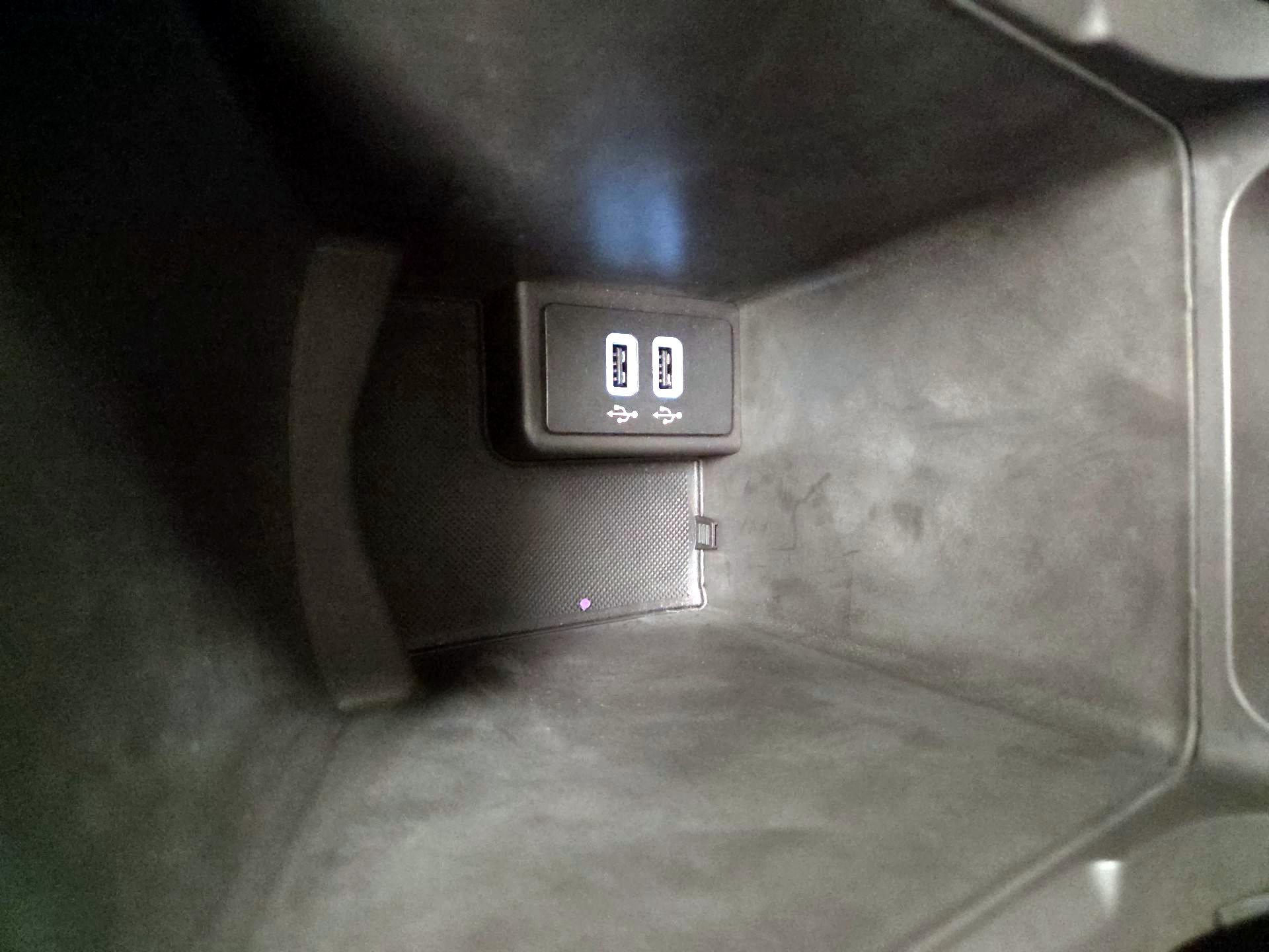 Thumbnail: 2018 Ford Transit Series - 19