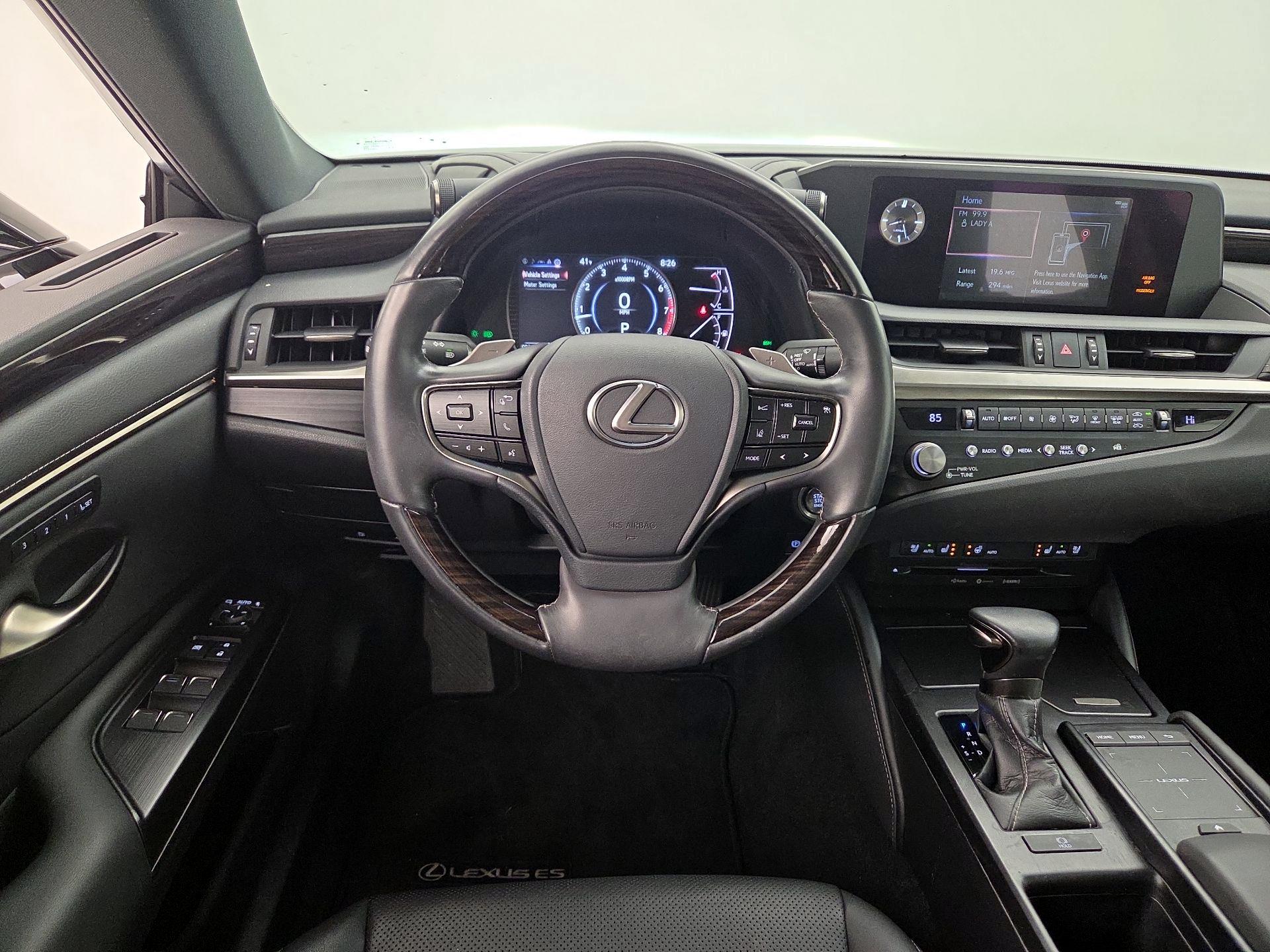 Thumbnail: 2021 Lexus ES - 10