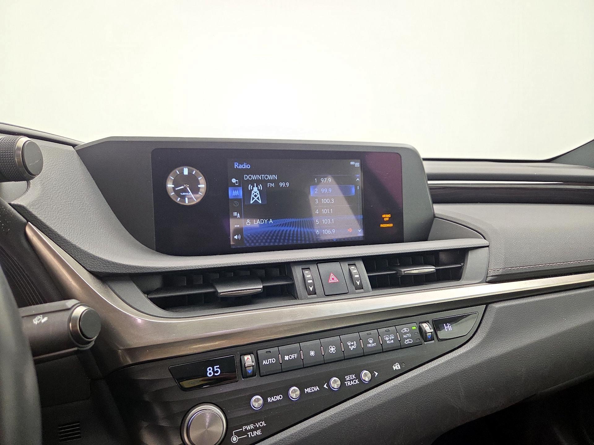 Thumbnail: 2021 Lexus ES - 15