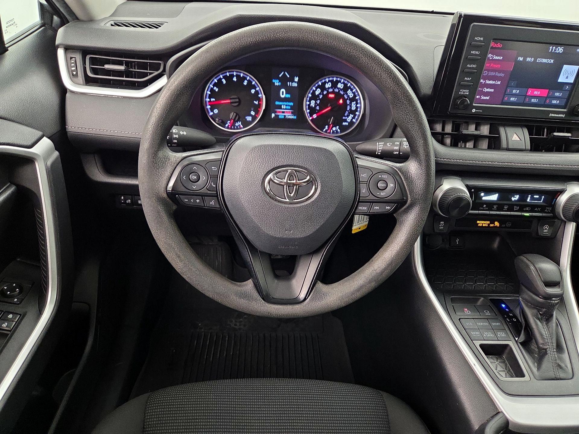 Thumbnail: 2021 Toyota RAV4 - 10