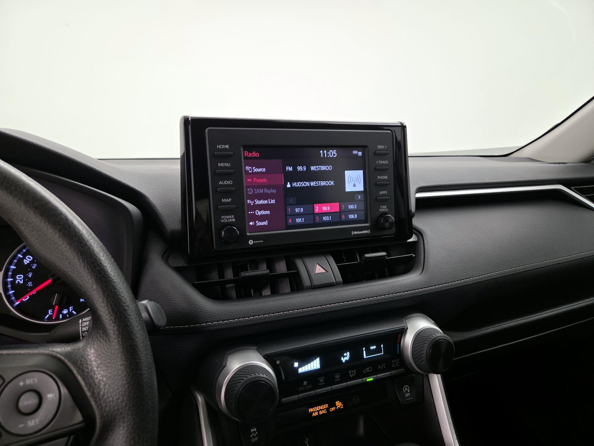 Thumbnail: 2021 Toyota RAV4 - 15