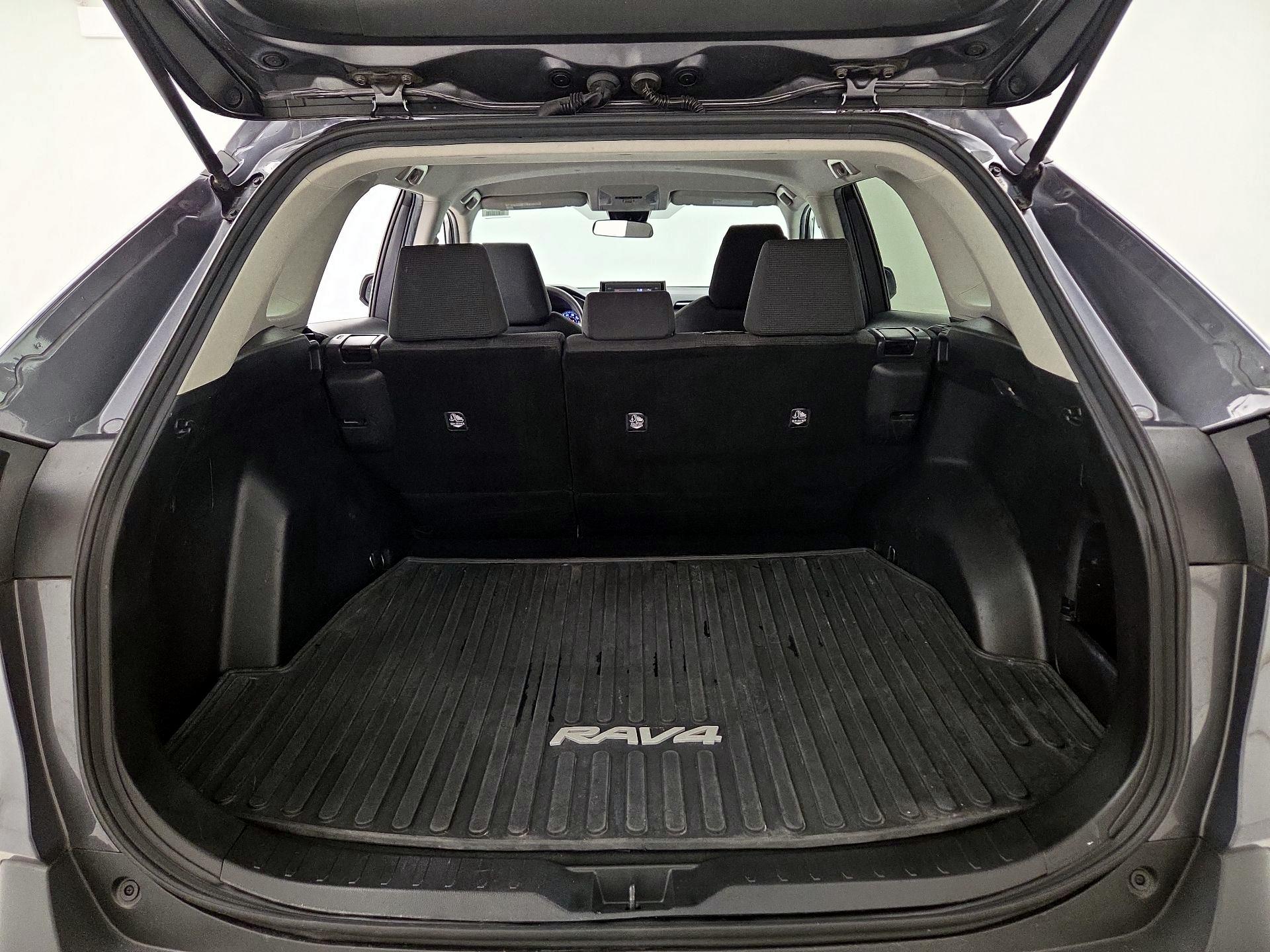 Thumbnail: 2021 Toyota RAV4 - 20