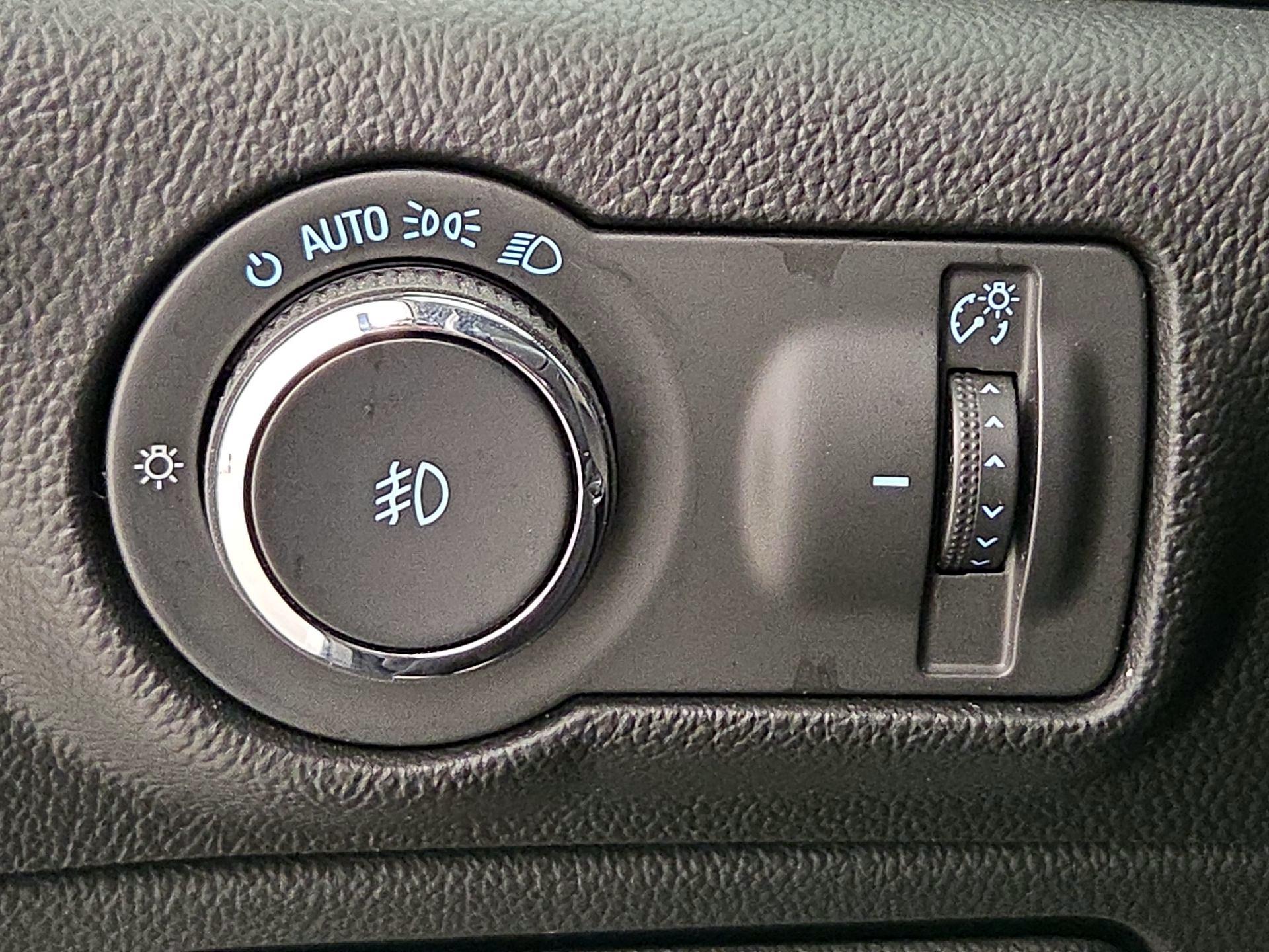 Thumbnail: 2015 Buick Verano - 13