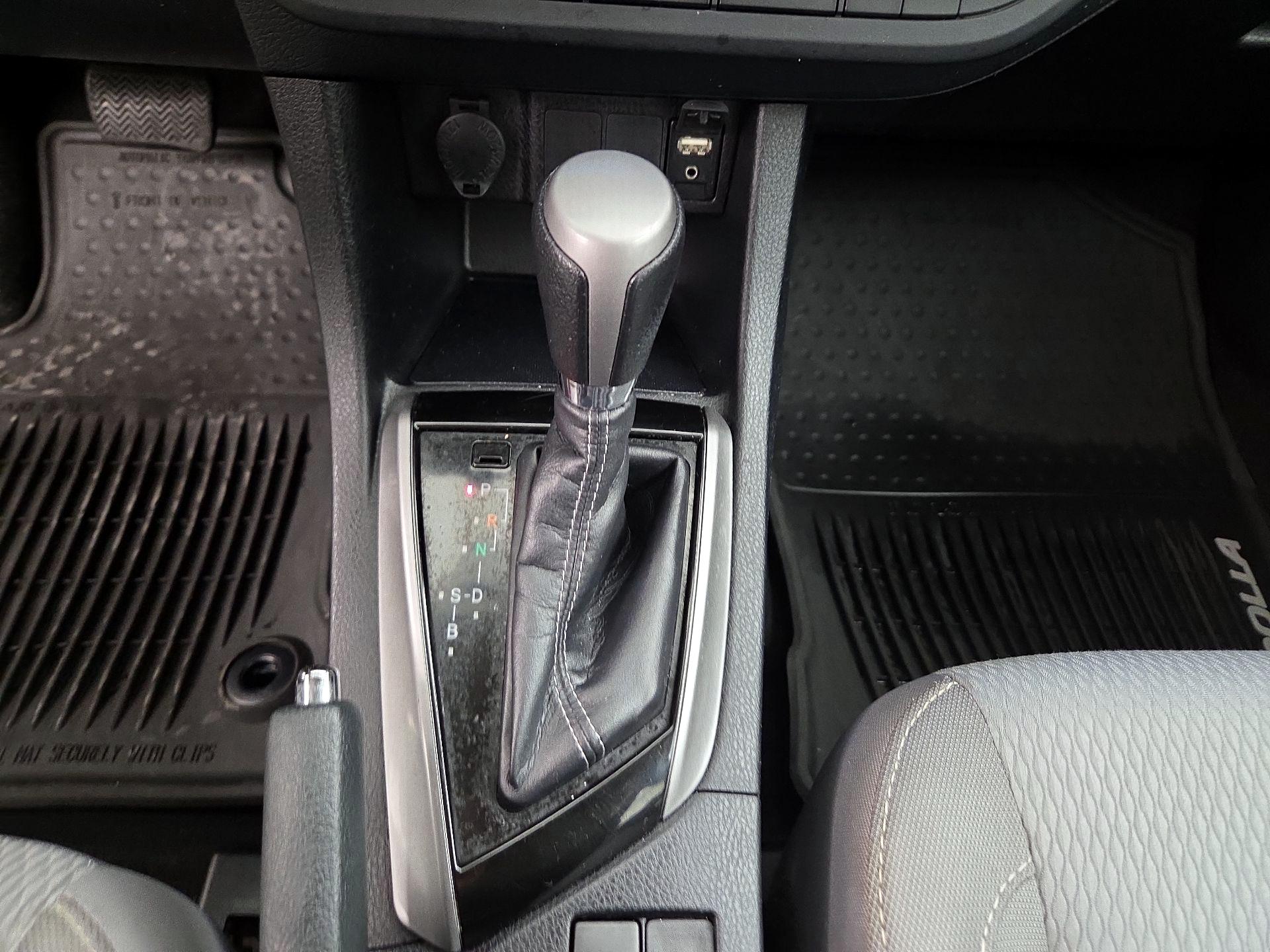 Thumbnail: 2016 Toyota Corolla - 17