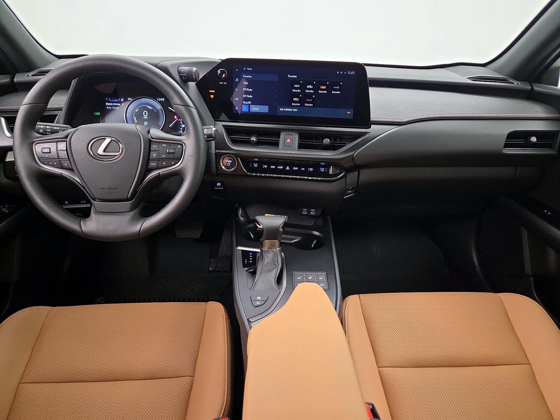 Thumbnail: 2023 Lexus UX - 9