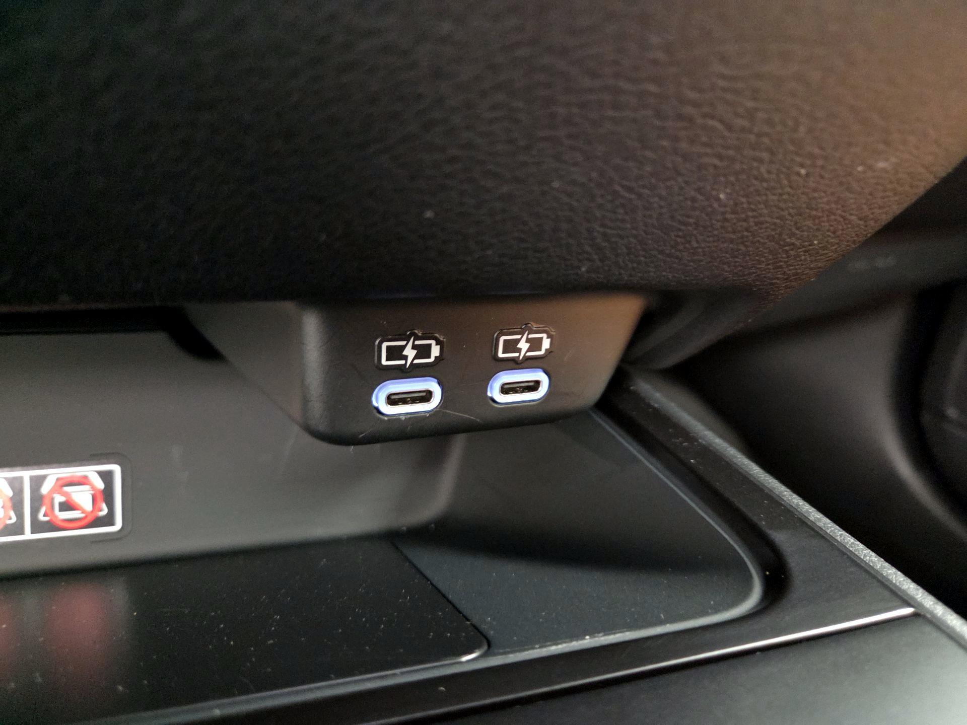 Thumbnail: 2023 Lexus UX - 18