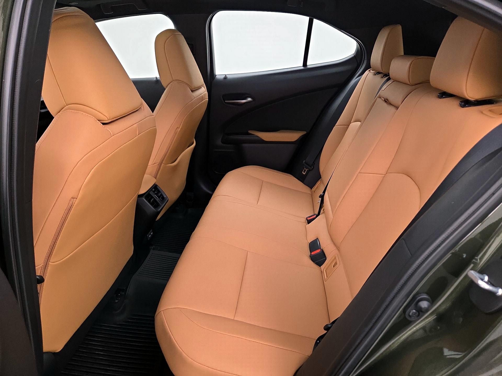 Thumbnail: 2023 Lexus UX - 20