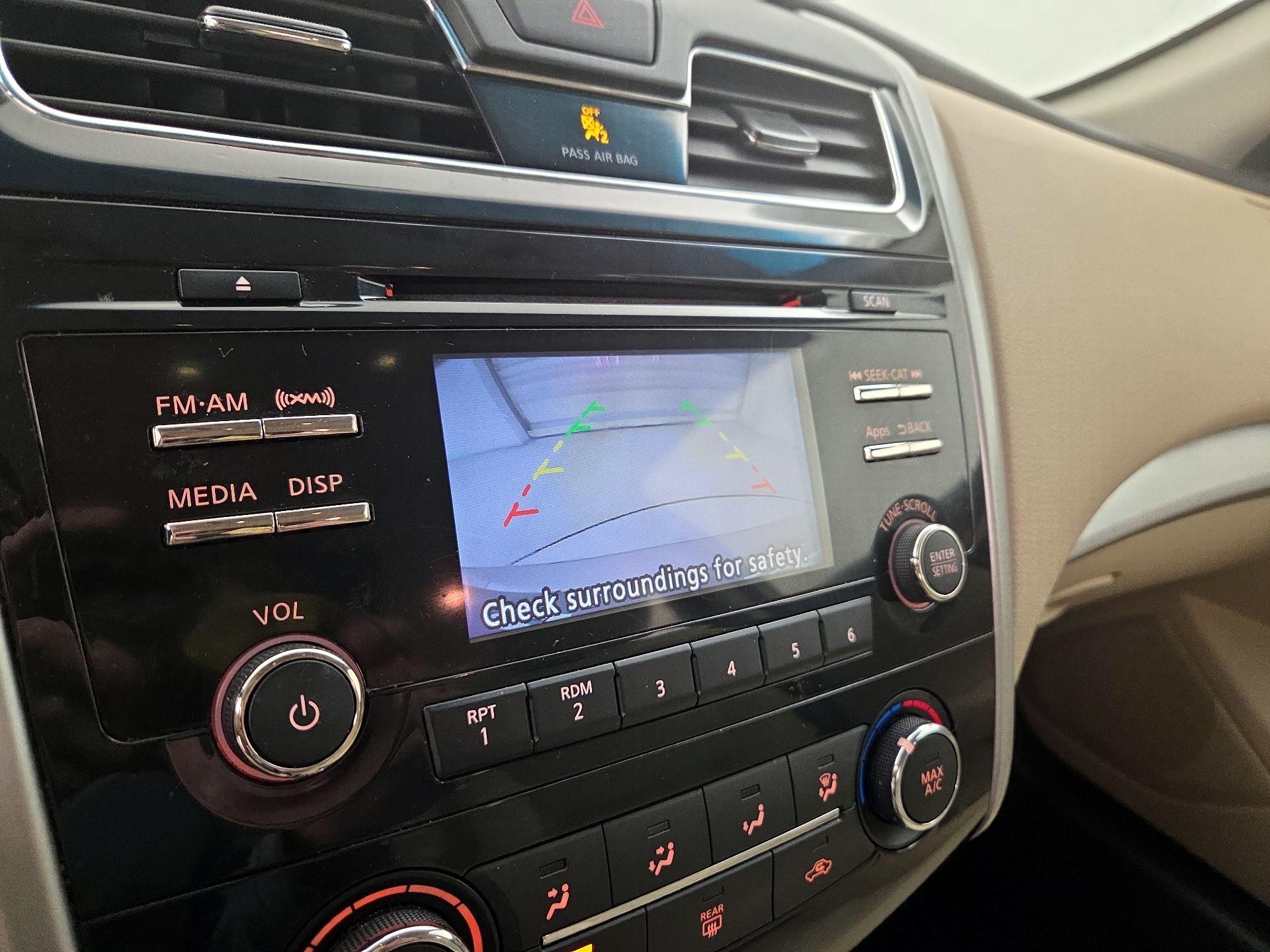 Thumbnail: 2015 Nissan Altima - 14