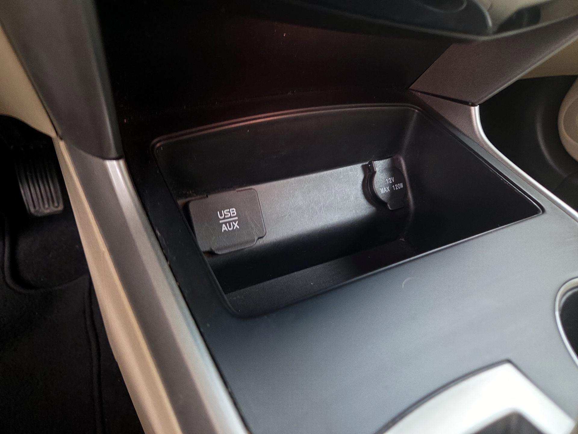 Thumbnail: 2015 Nissan Altima - 18