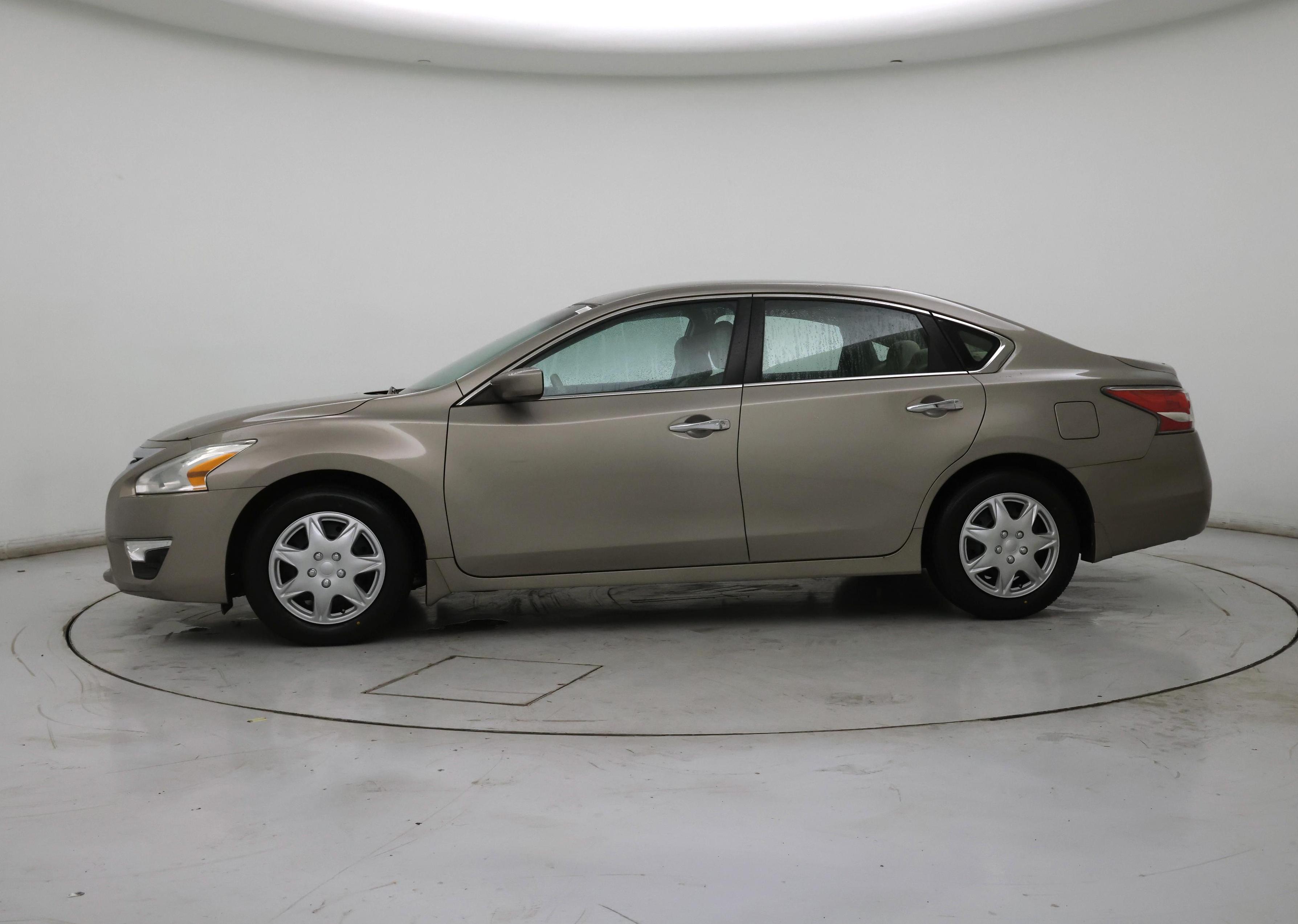 Thumbnail: 2015 Nissan Altima - 3