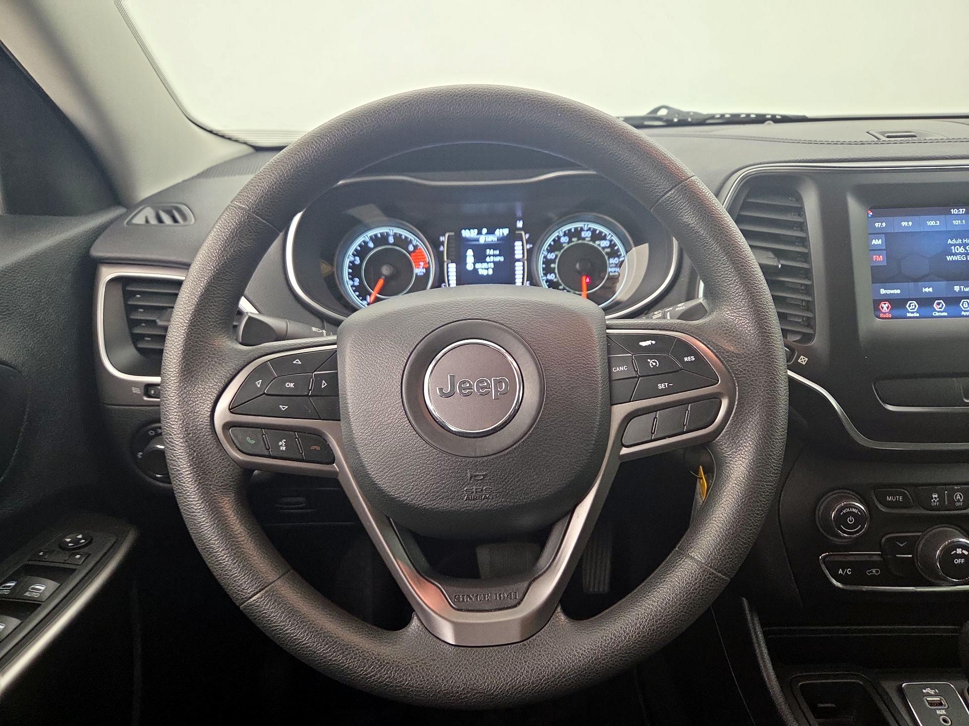 Thumbnail: 2021 Jeep Cherokee - 10