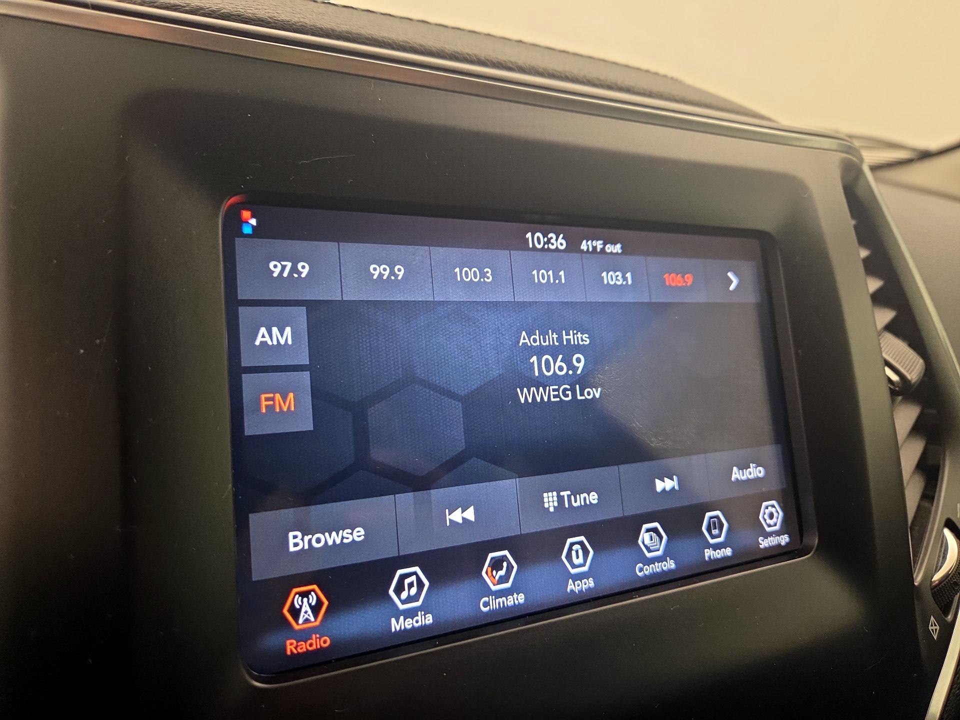 Thumbnail: 2021 Jeep Cherokee - 15