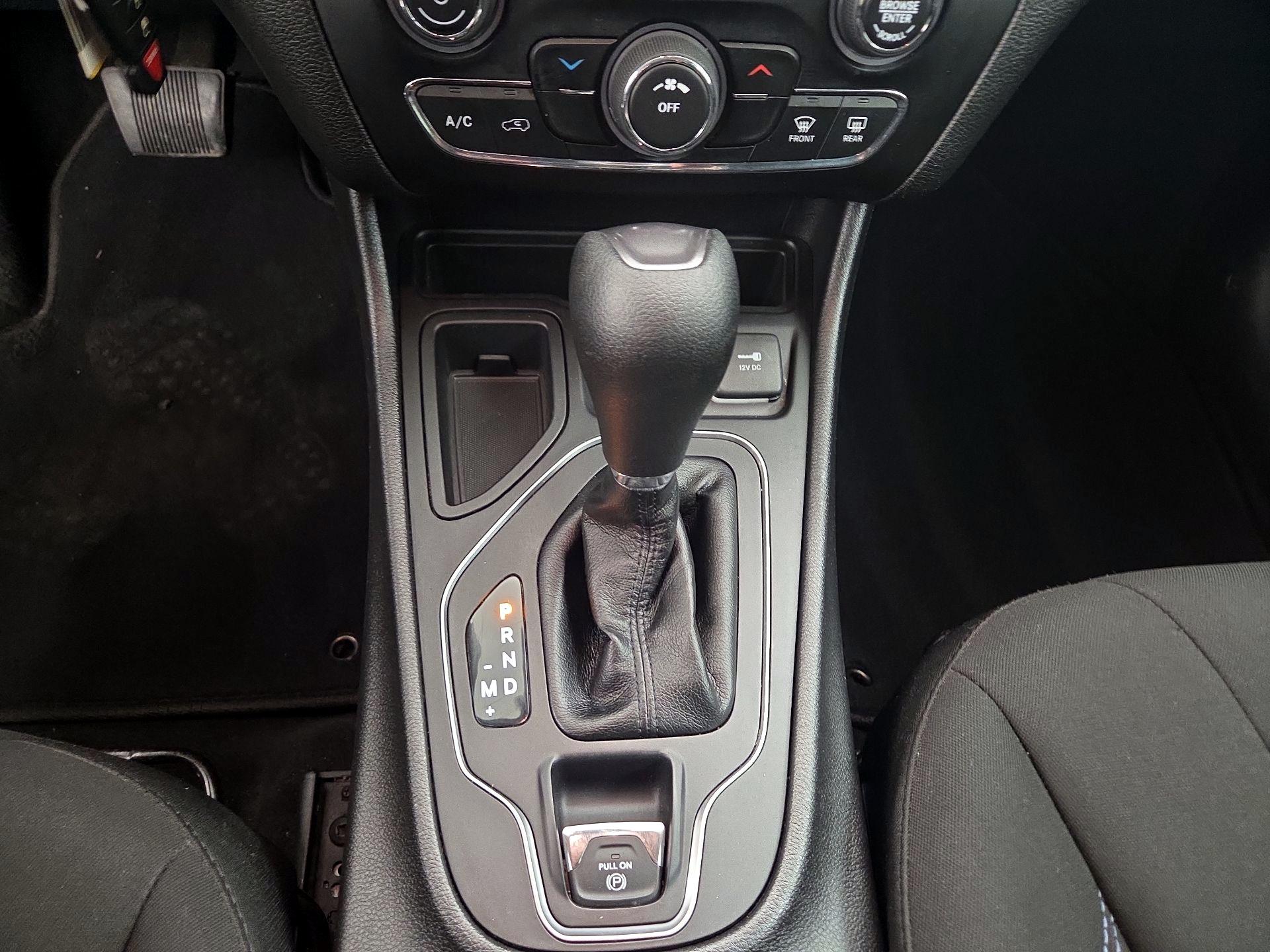 Thumbnail: 2021 Jeep Cherokee - 17