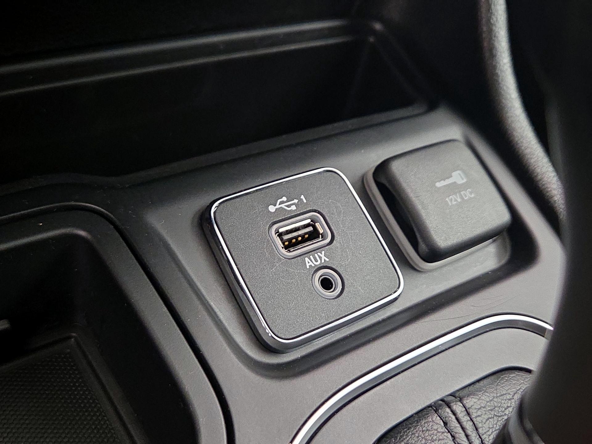 Thumbnail: 2021 Jeep Cherokee - 18