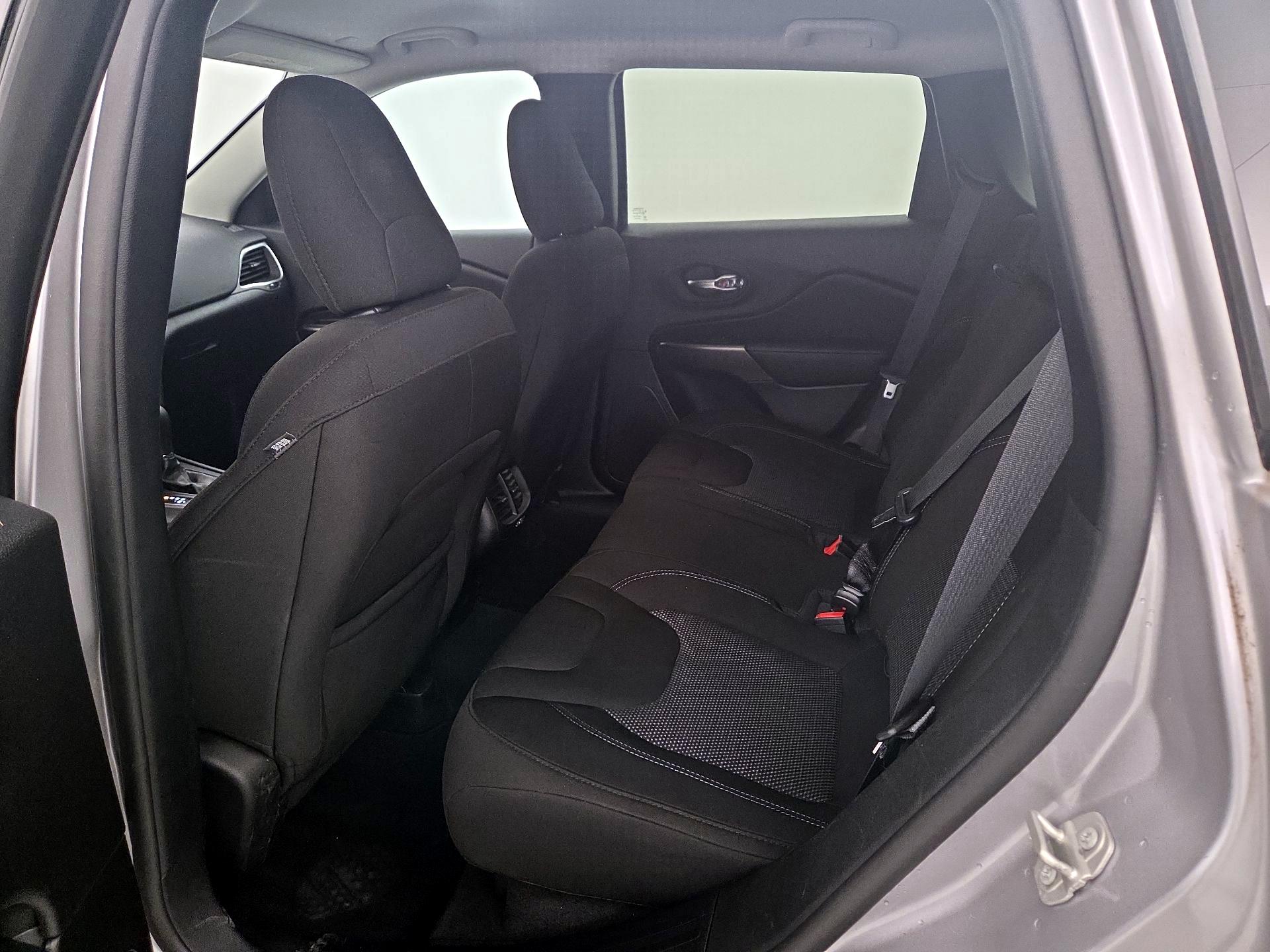 Thumbnail: 2021 Jeep Cherokee - 19