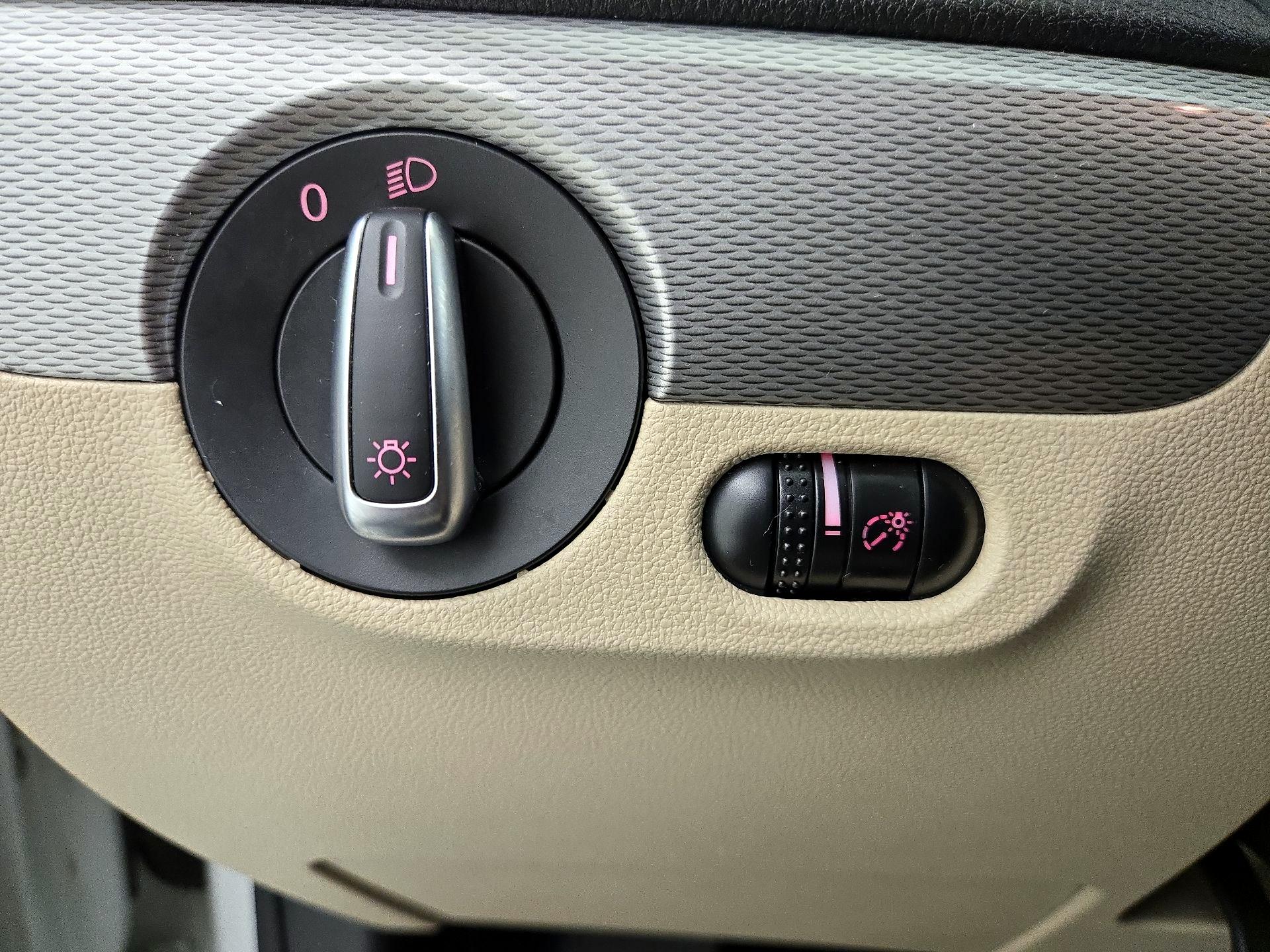 Thumbnail: 2018 Volkswagen Jetta - 13