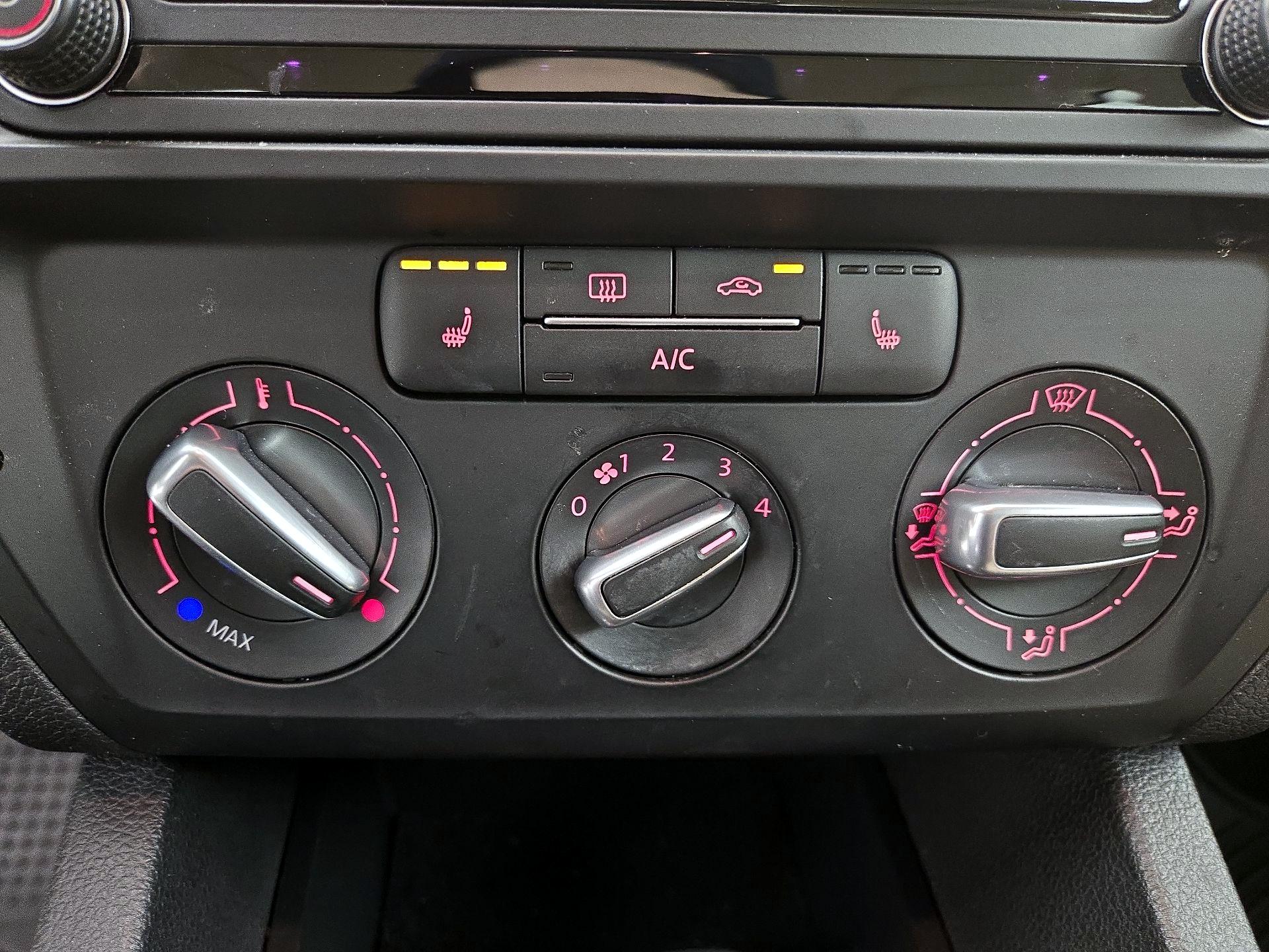 Thumbnail: 2018 Volkswagen Jetta - 16