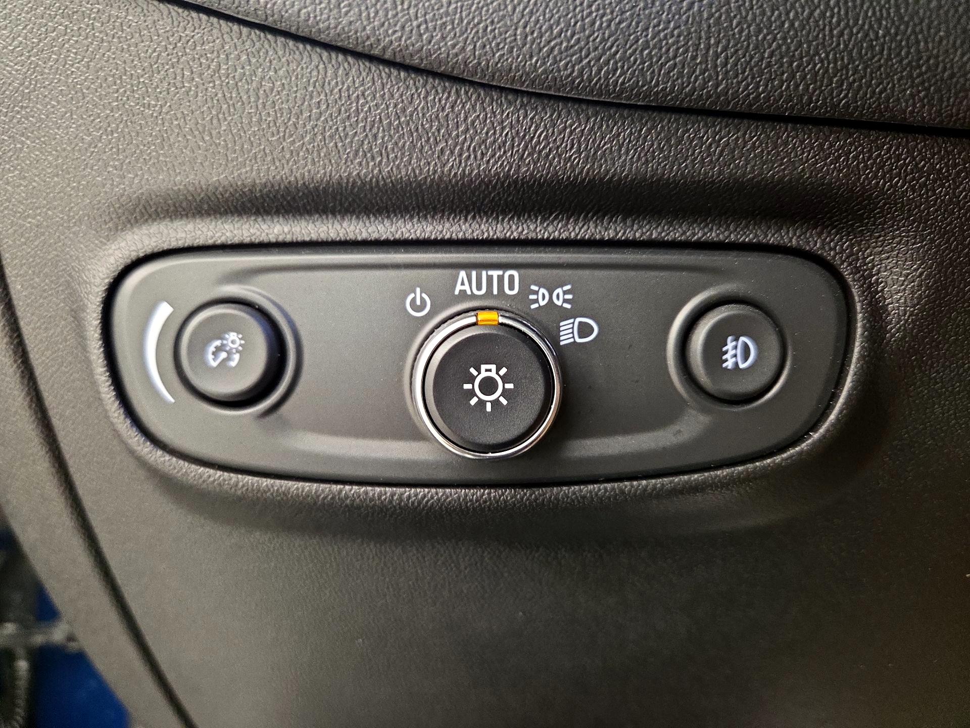 Thumbnail: 2020 Chevrolet Equinox - 13