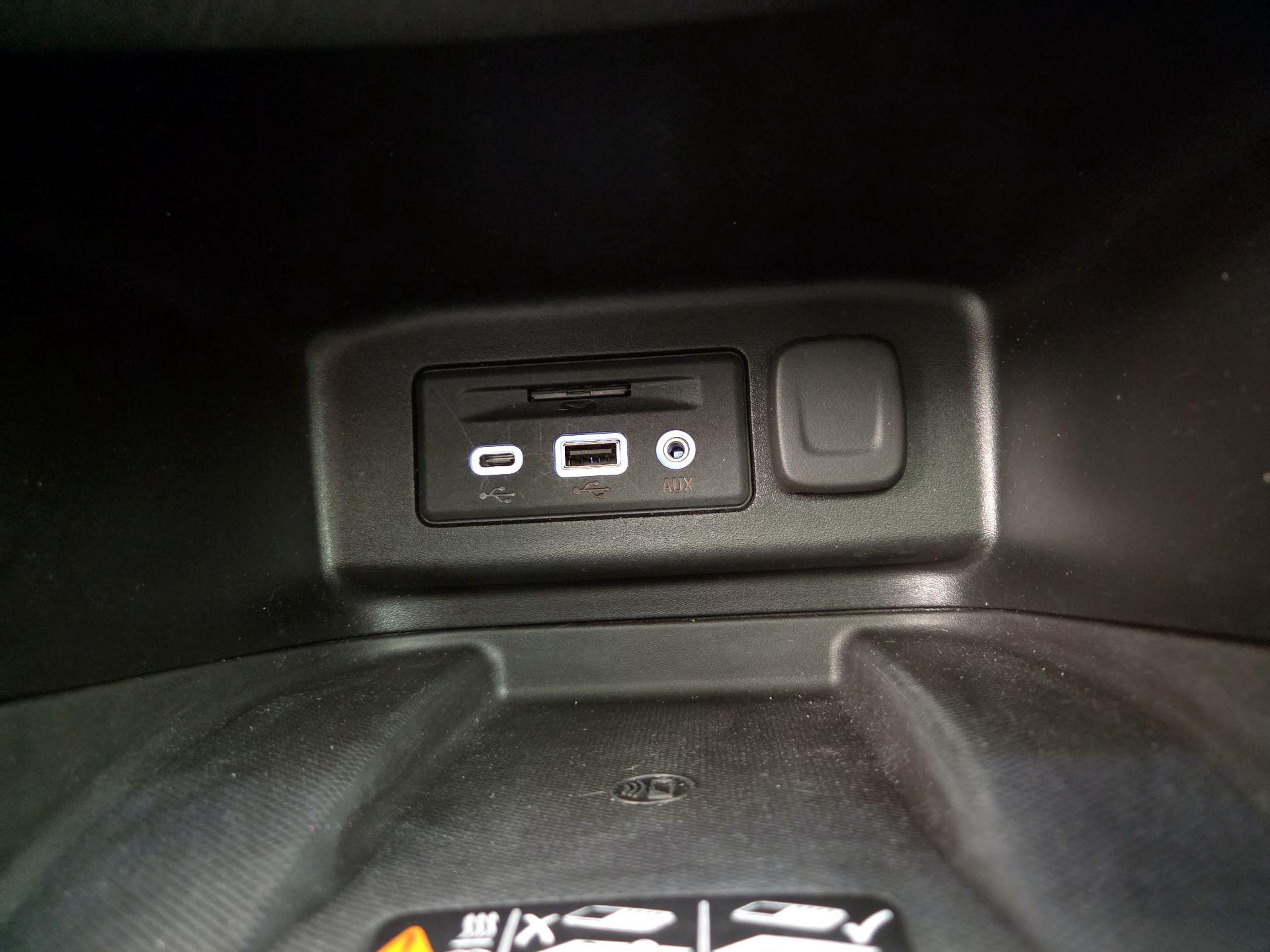 Thumbnail: 2020 Chevrolet Equinox - 18