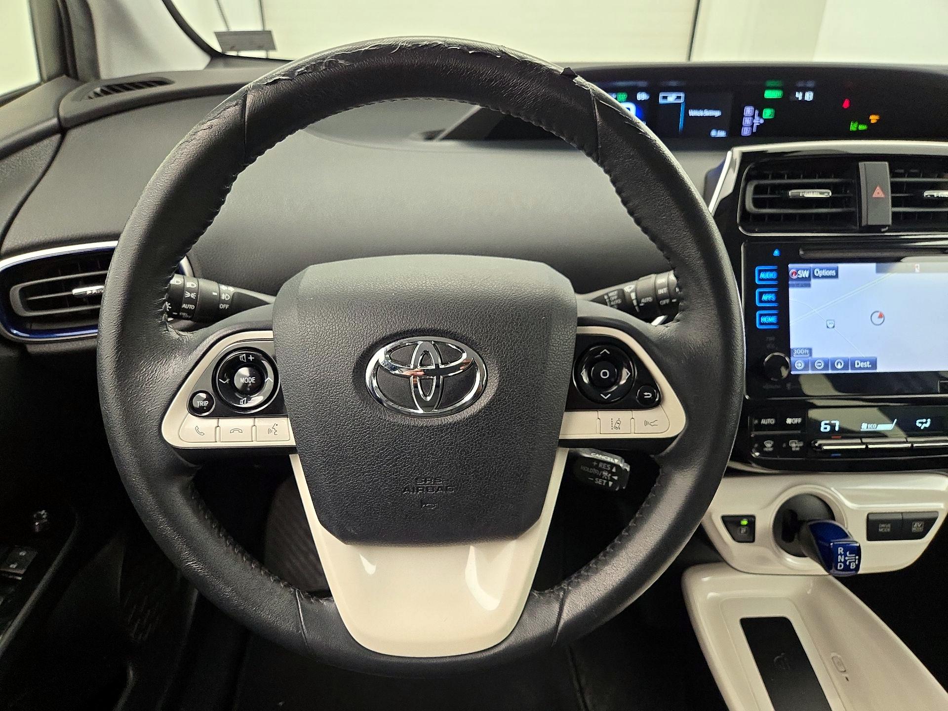 Thumbnail: 2016 Toyota Prius - 10