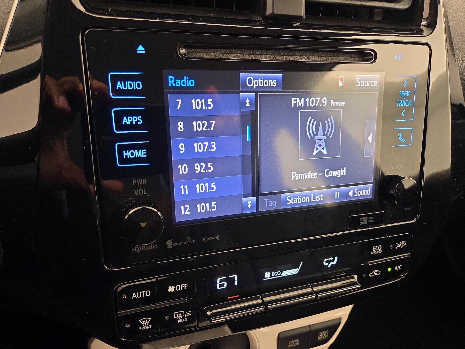 Thumbnail: 2016 Toyota Prius - 16