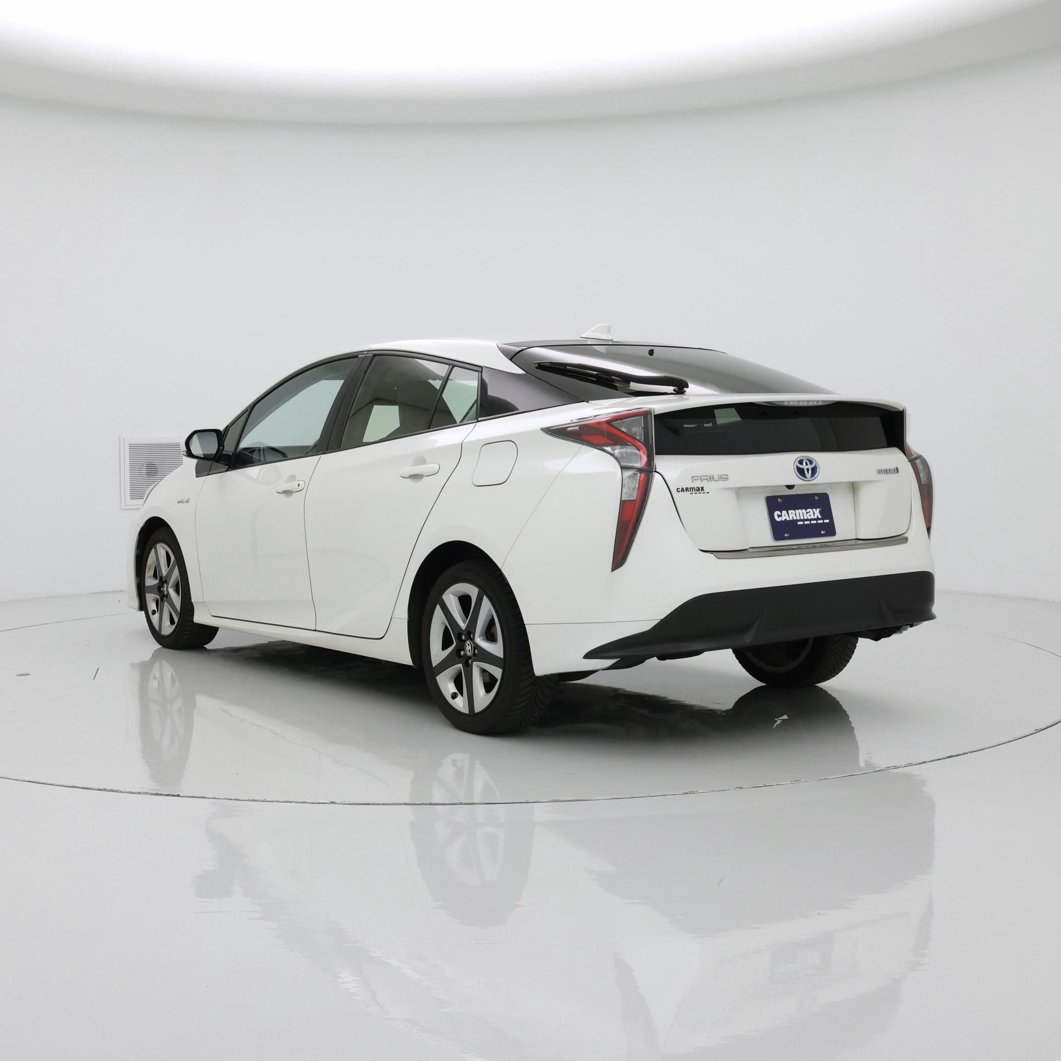 Thumbnail: 2016 Toyota Prius - 2