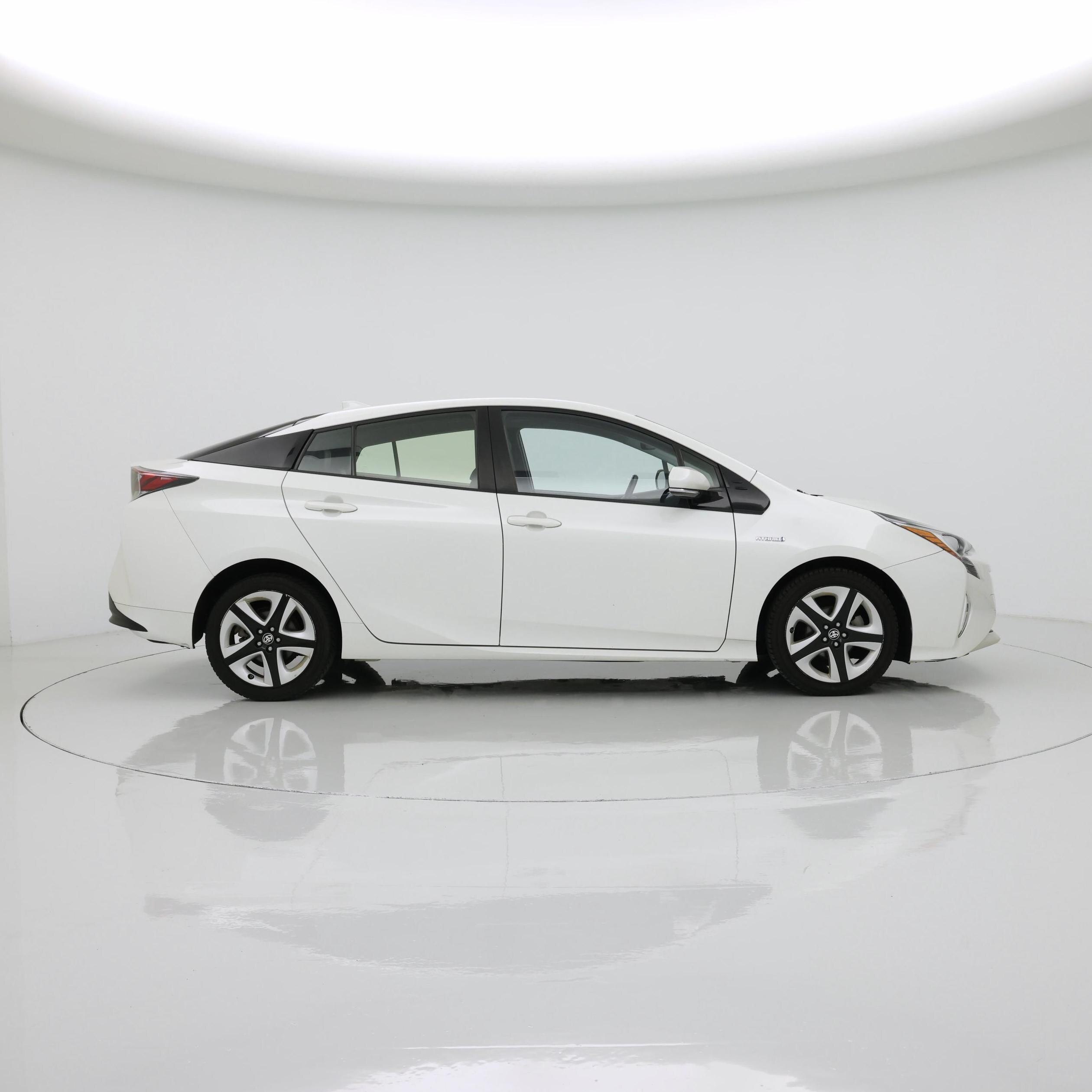 Thumbnail: 2016 Toyota Prius - 7