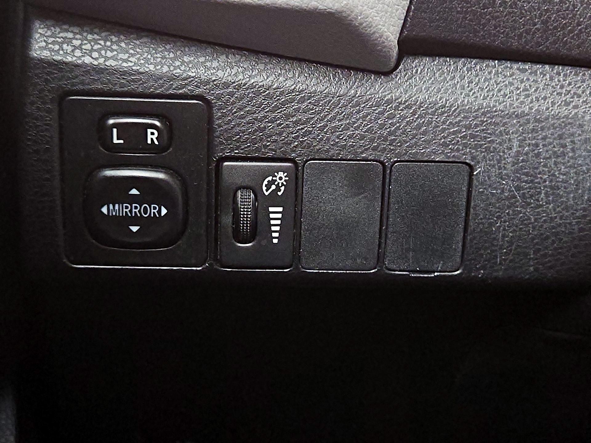 Thumbnail: 2016 Toyota Corolla - 13