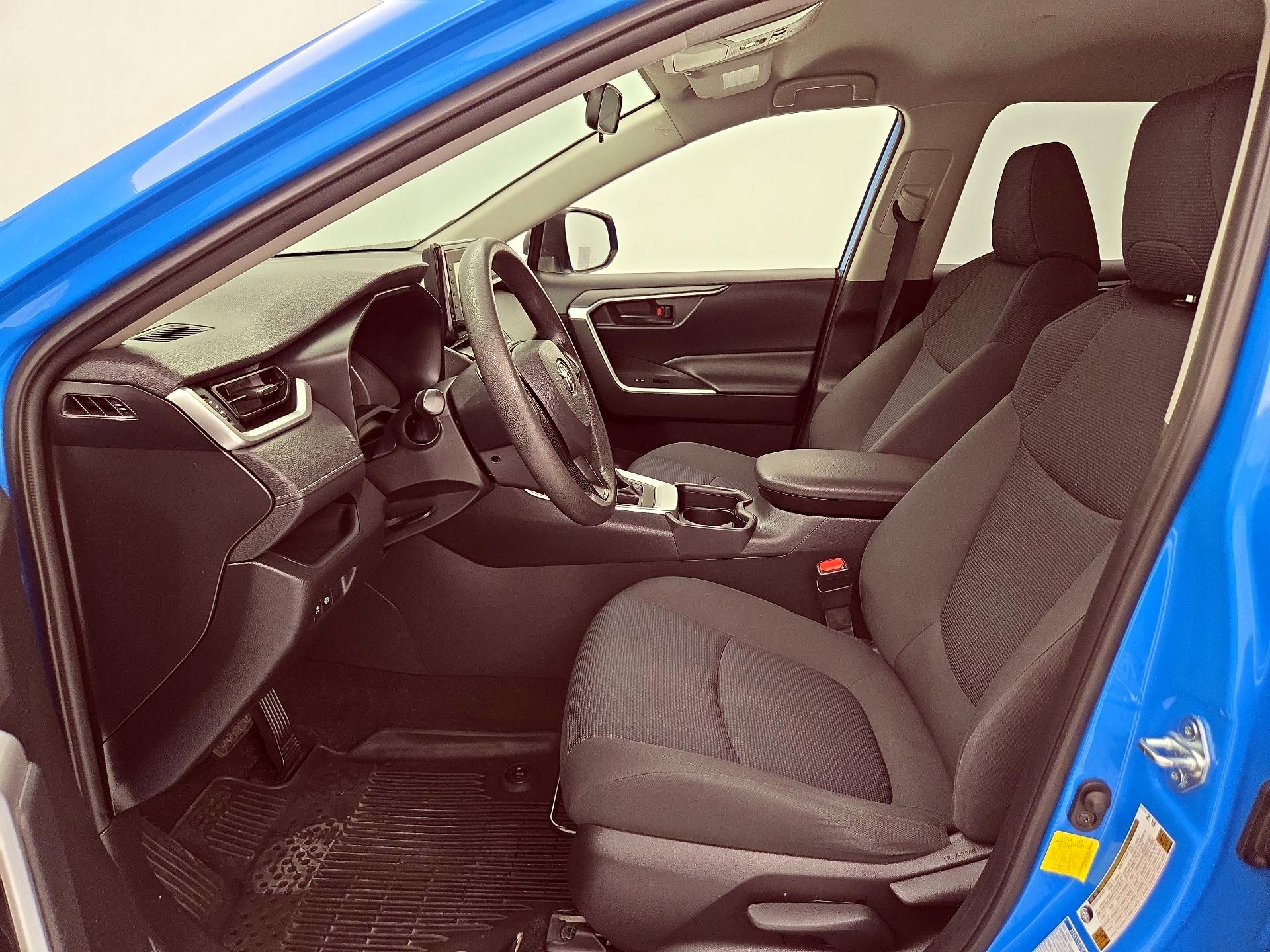 Thumbnail: 2019 Toyota RAV4 - 11