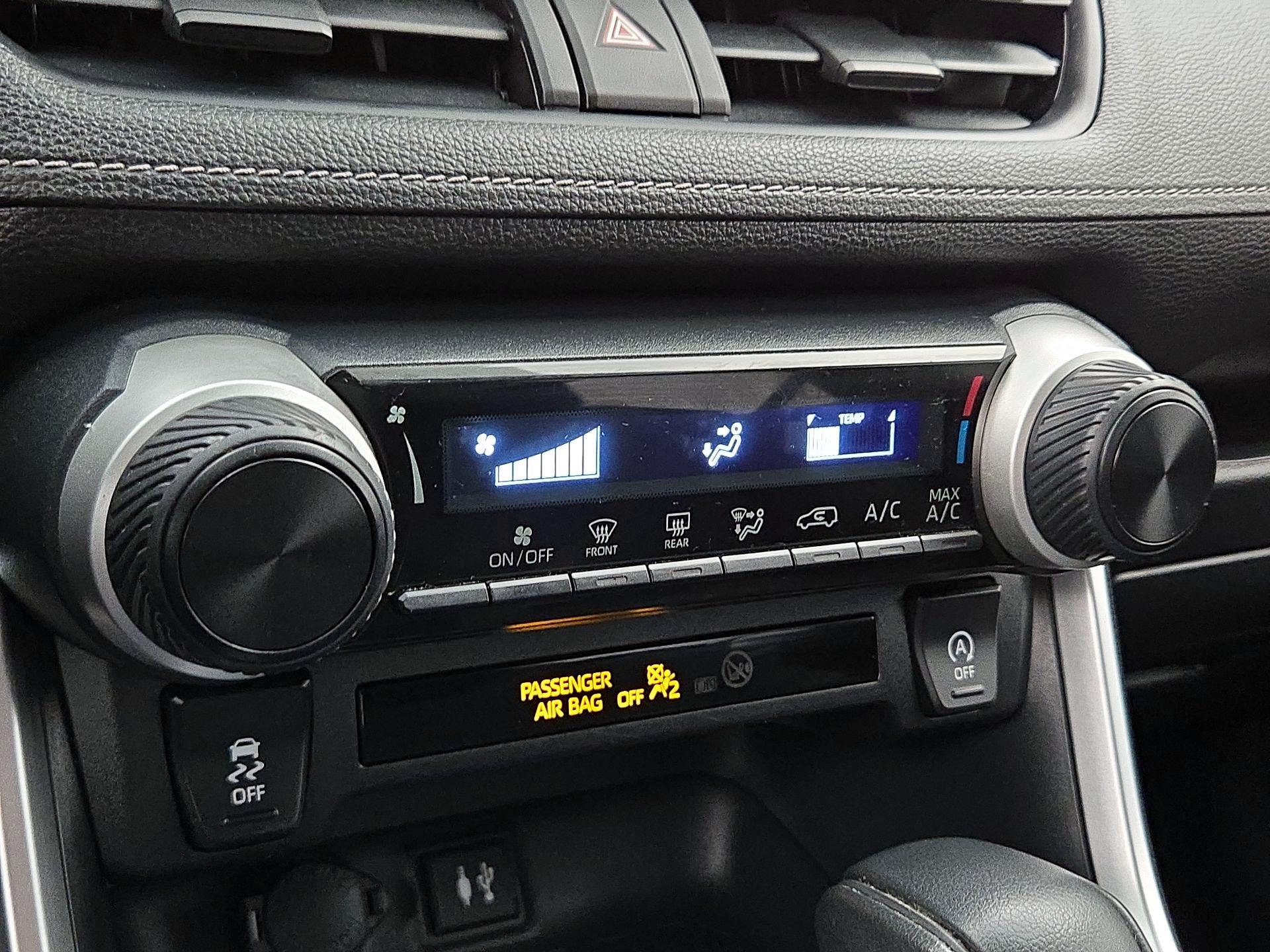 Thumbnail: 2019 Toyota RAV4 - 16