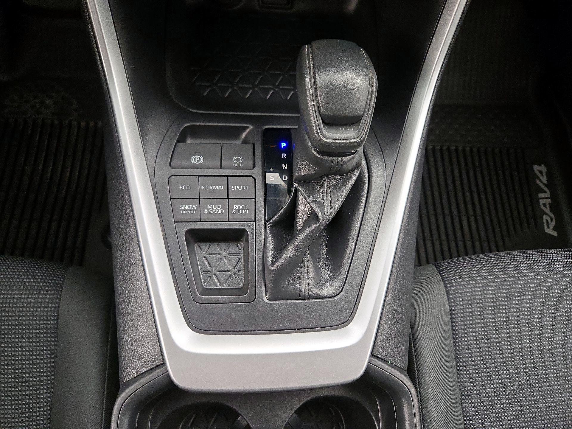 Thumbnail: 2019 Toyota RAV4 - 17