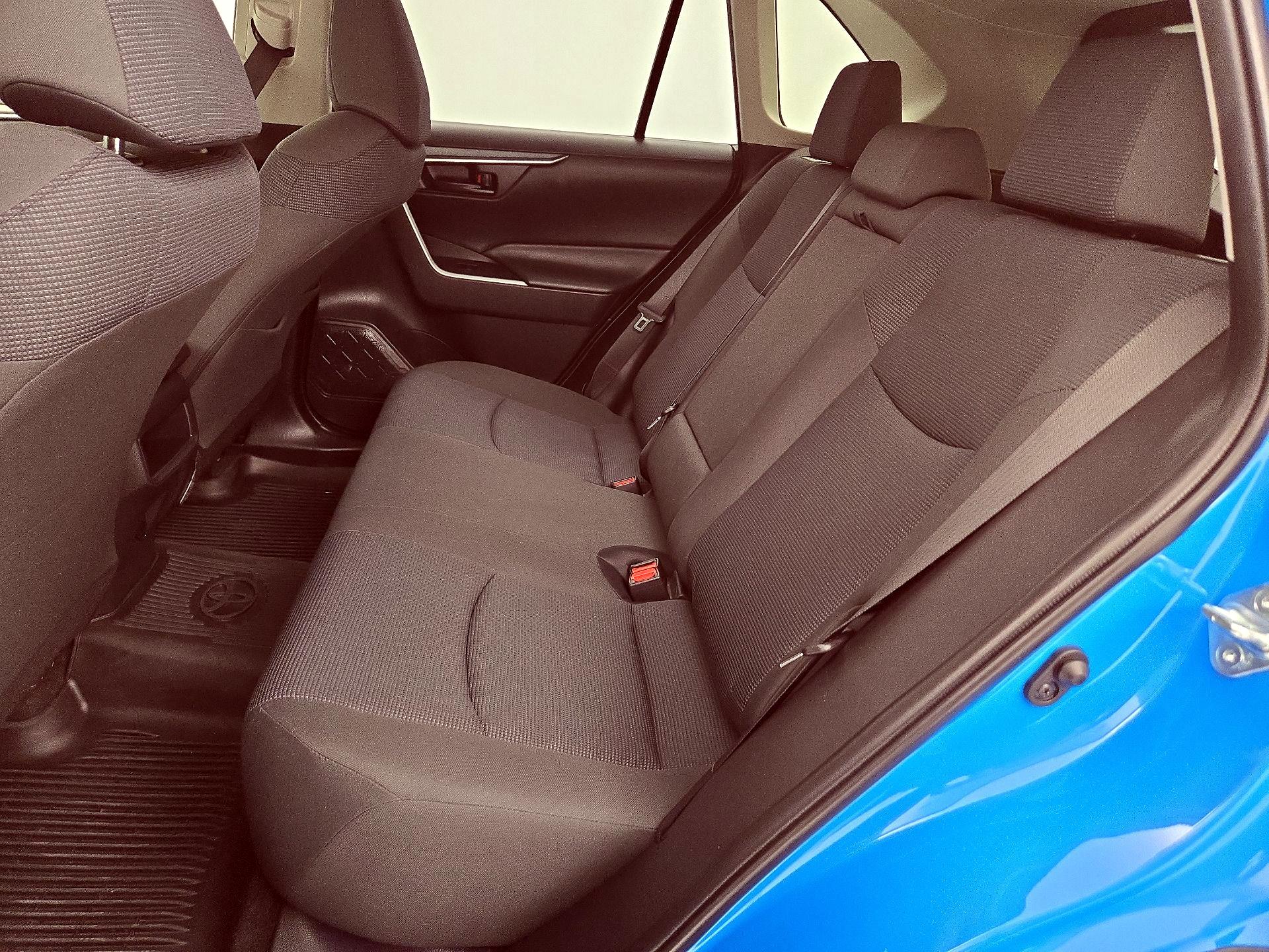 Thumbnail: 2019 Toyota RAV4 - 19