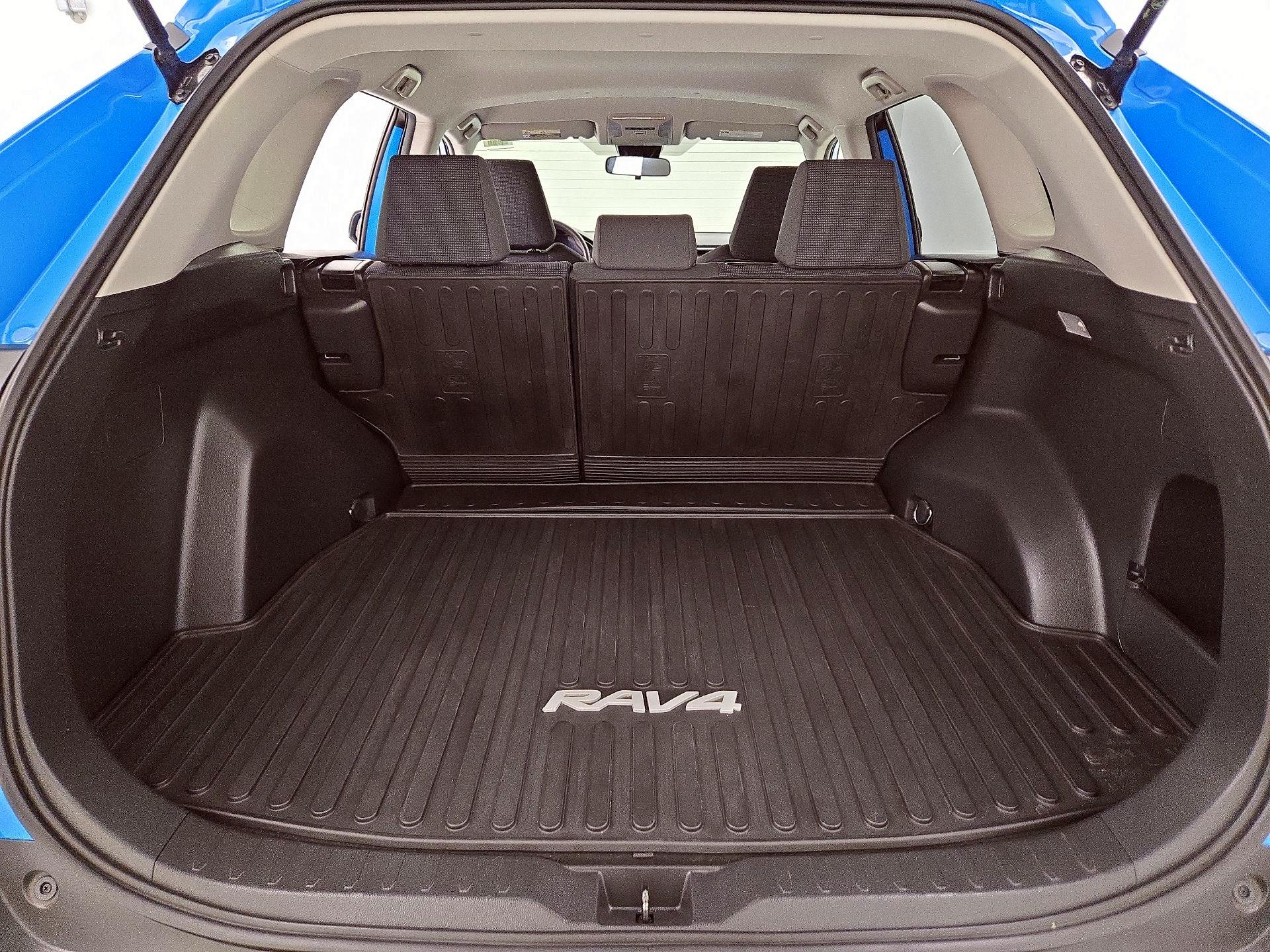 Thumbnail: 2019 Toyota RAV4 - 20