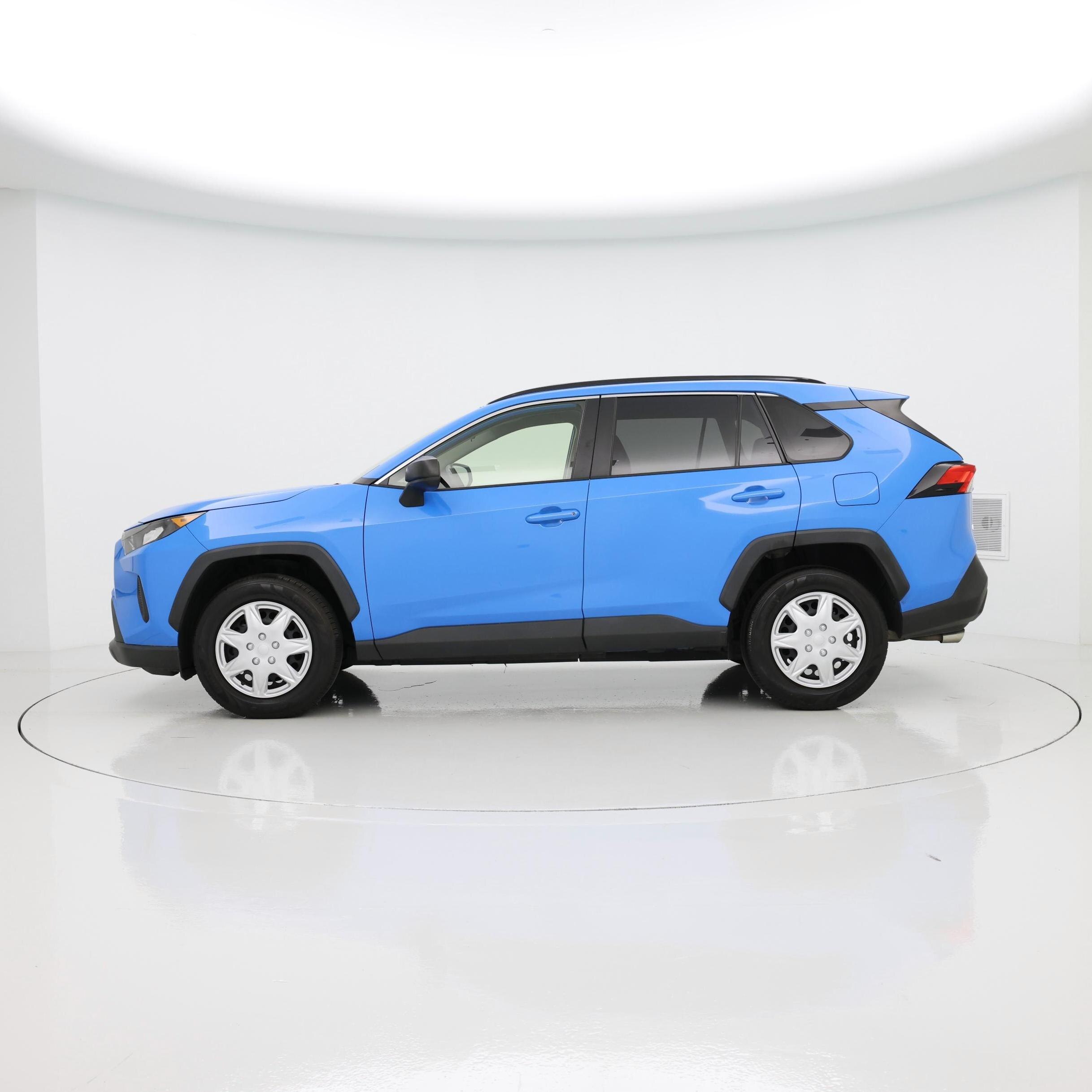 Thumbnail: 2019 Toyota RAV4 - 3