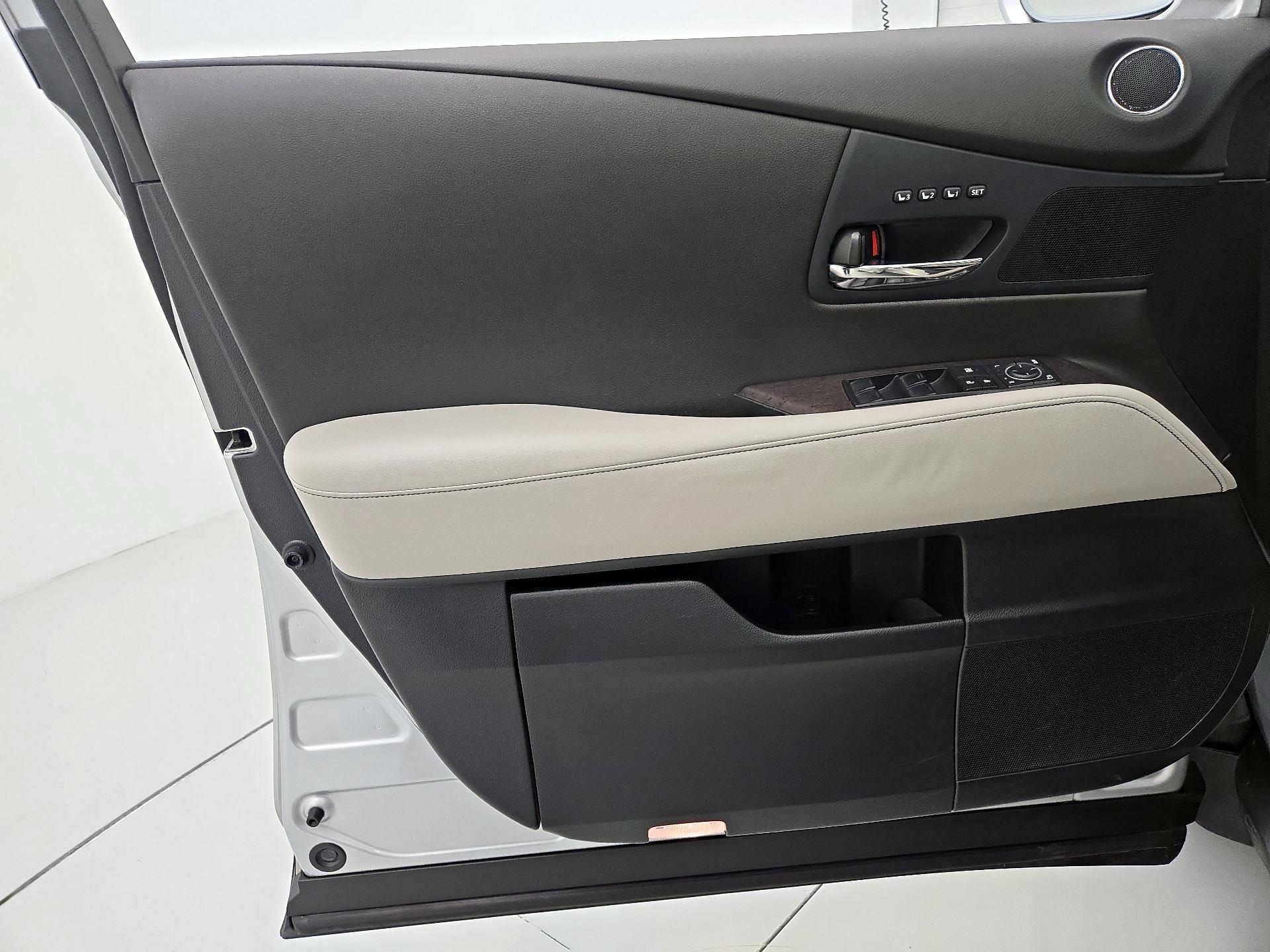 Thumbnail: 2015 Lexus RX - 12