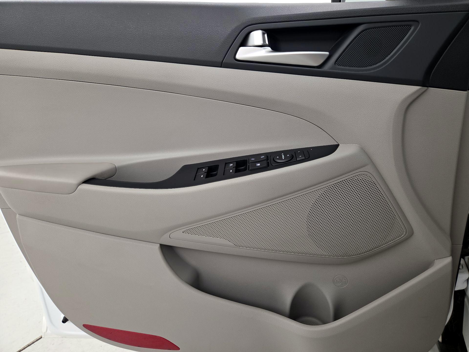 Thumbnail: 2019 Hyundai Tucson - 12