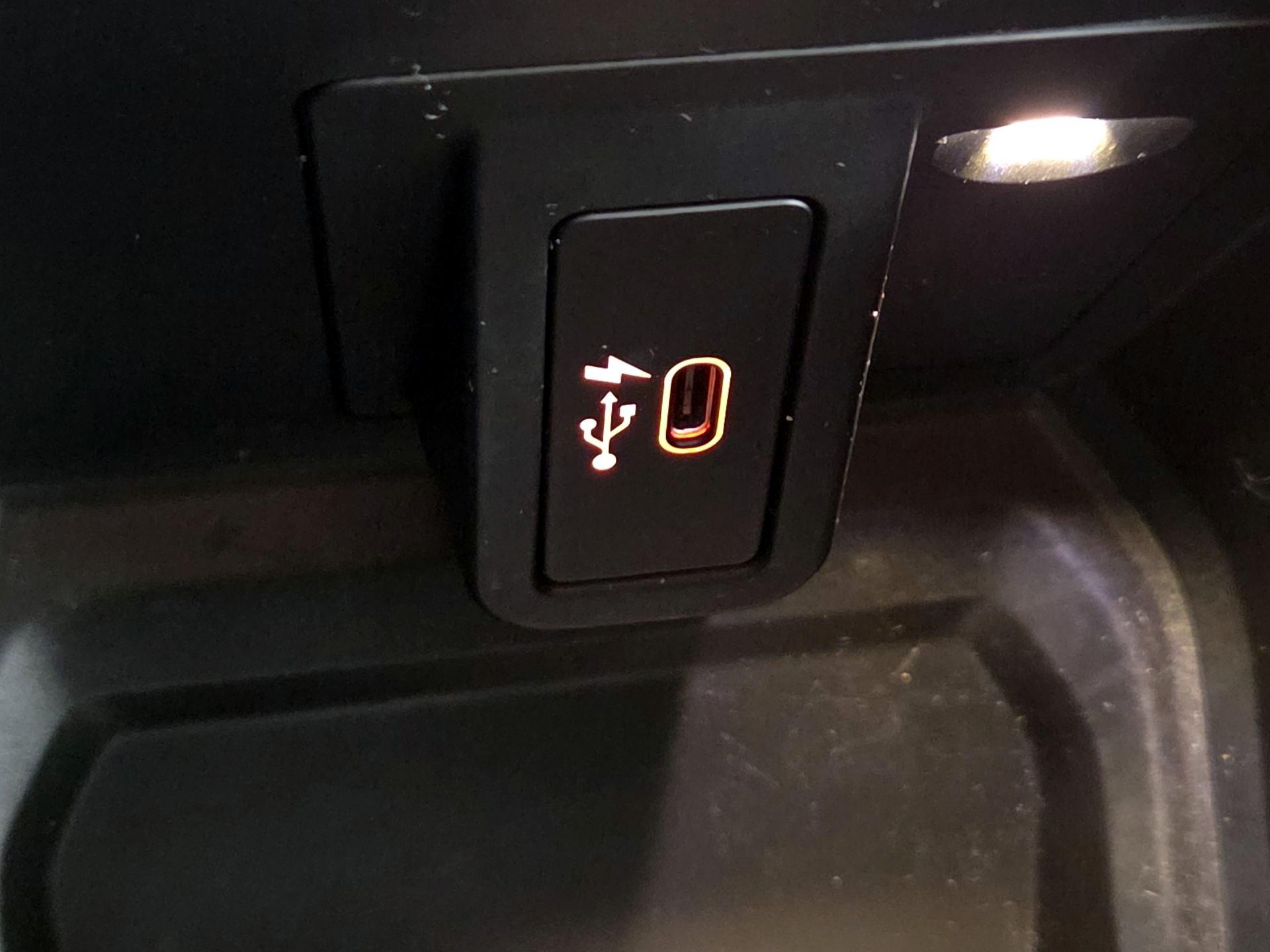 Thumbnail: 2021 BMW X4 - 19